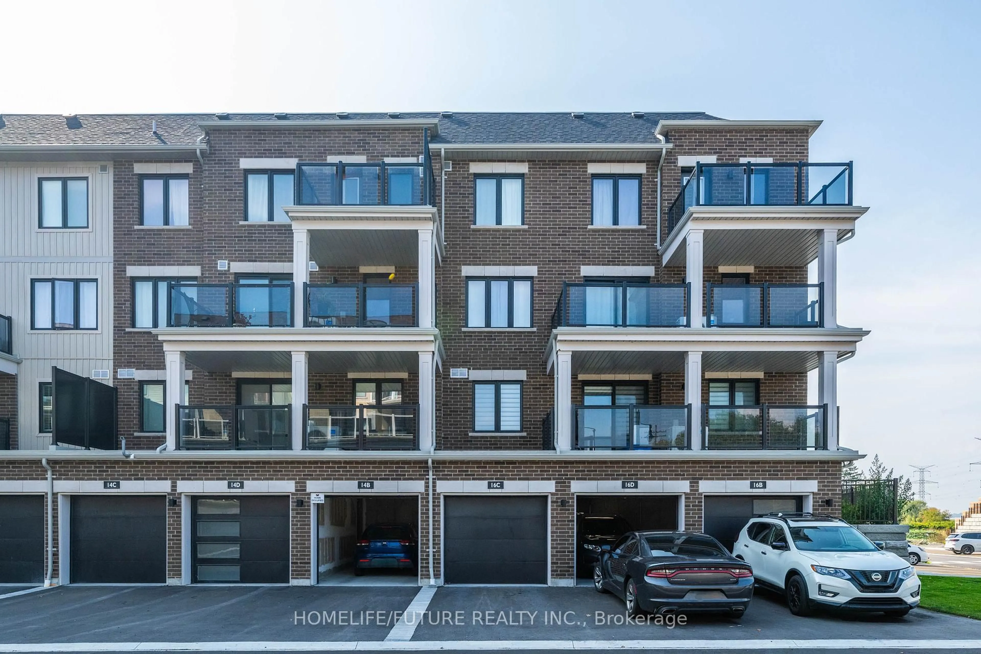 A pic from outside/outdoor area/front of a property/back of a property/a pic from drone, street for 16C Lookout Dr #16C, Clarington Ontario L1C 5E7