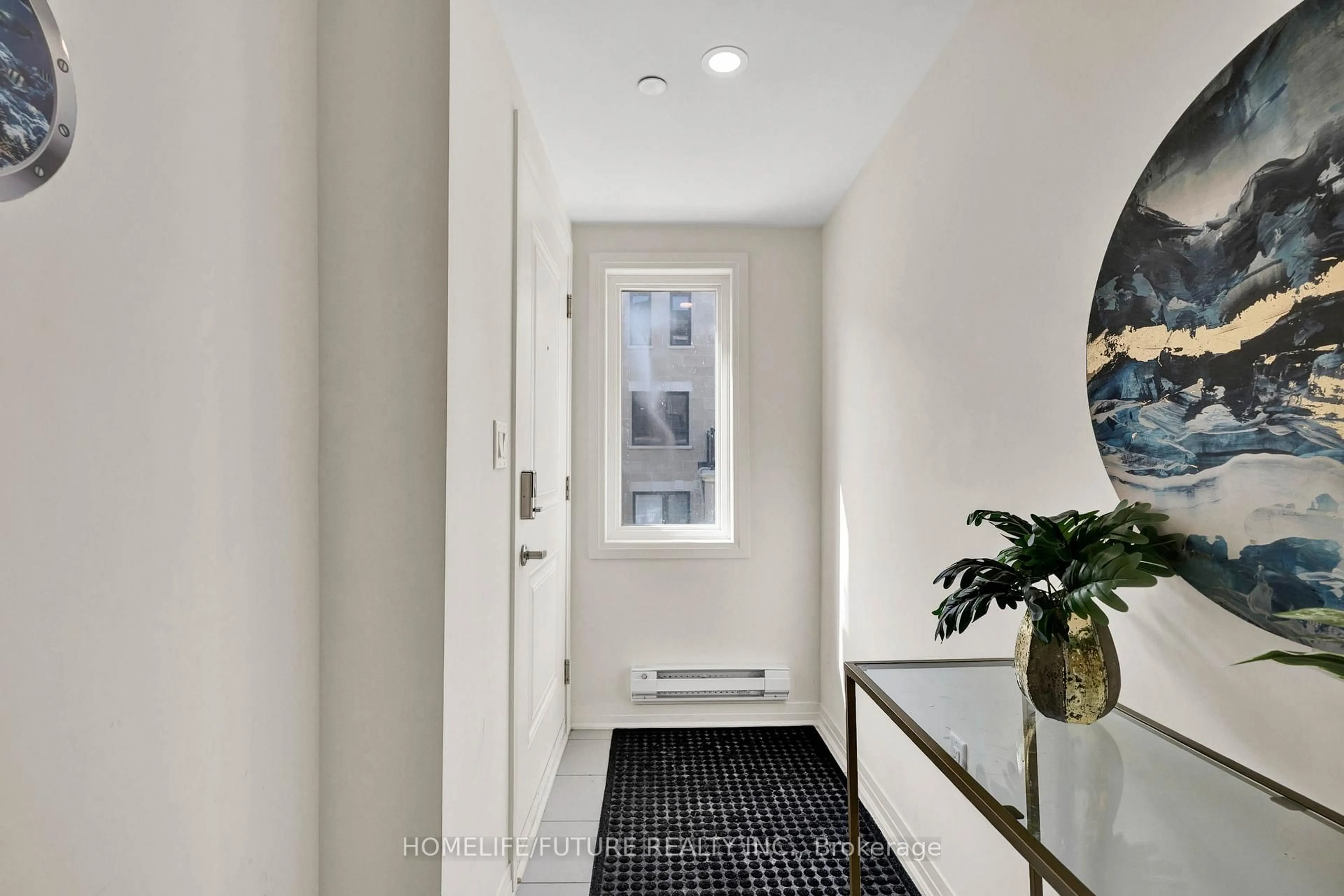 Indoor entryway for 16C Lookout Dr #16C, Clarington Ontario L1C 5E7