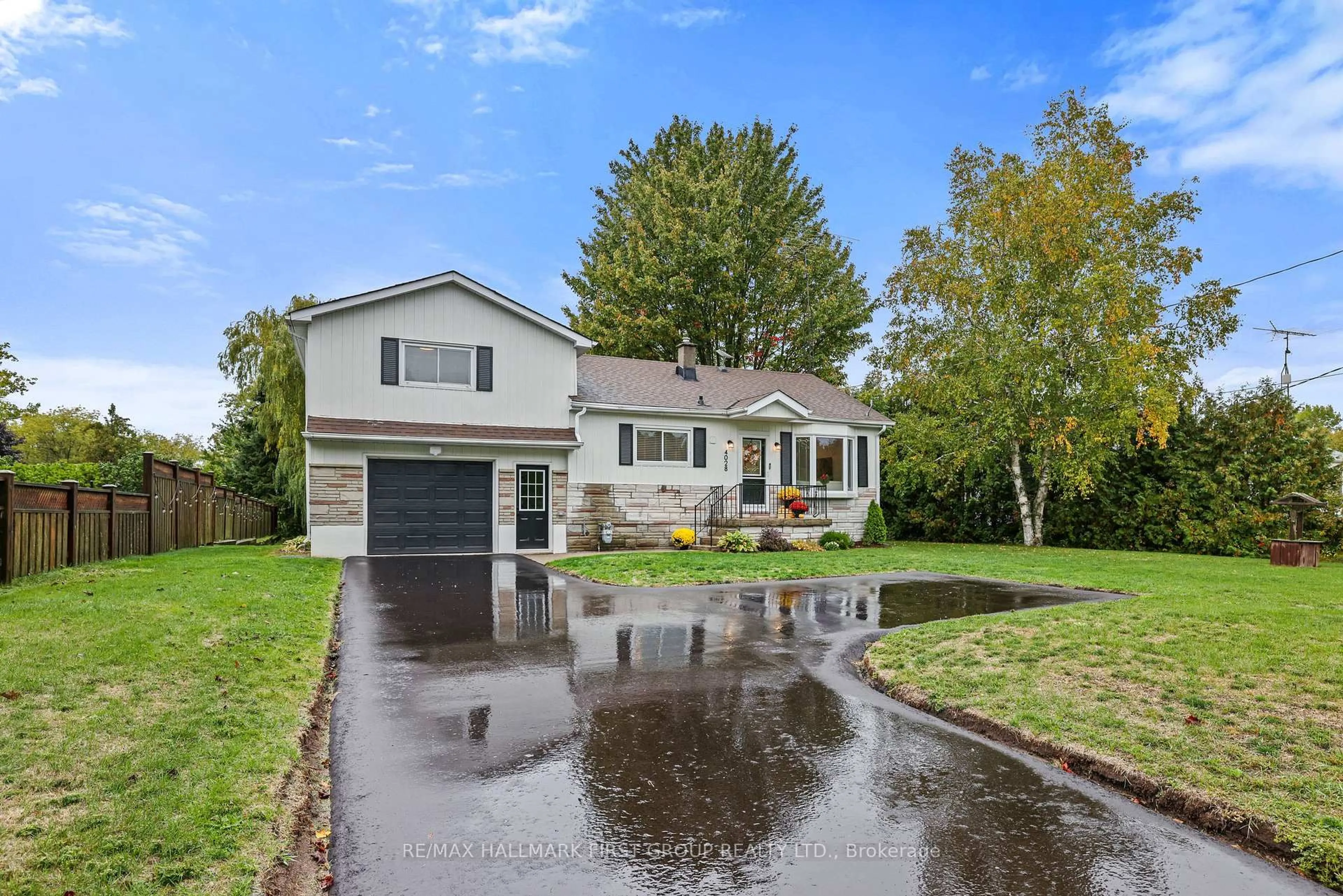 Home with vinyl exterior material, street for 4028 Courtice Rd, Clarington Ontario L1E 0K8