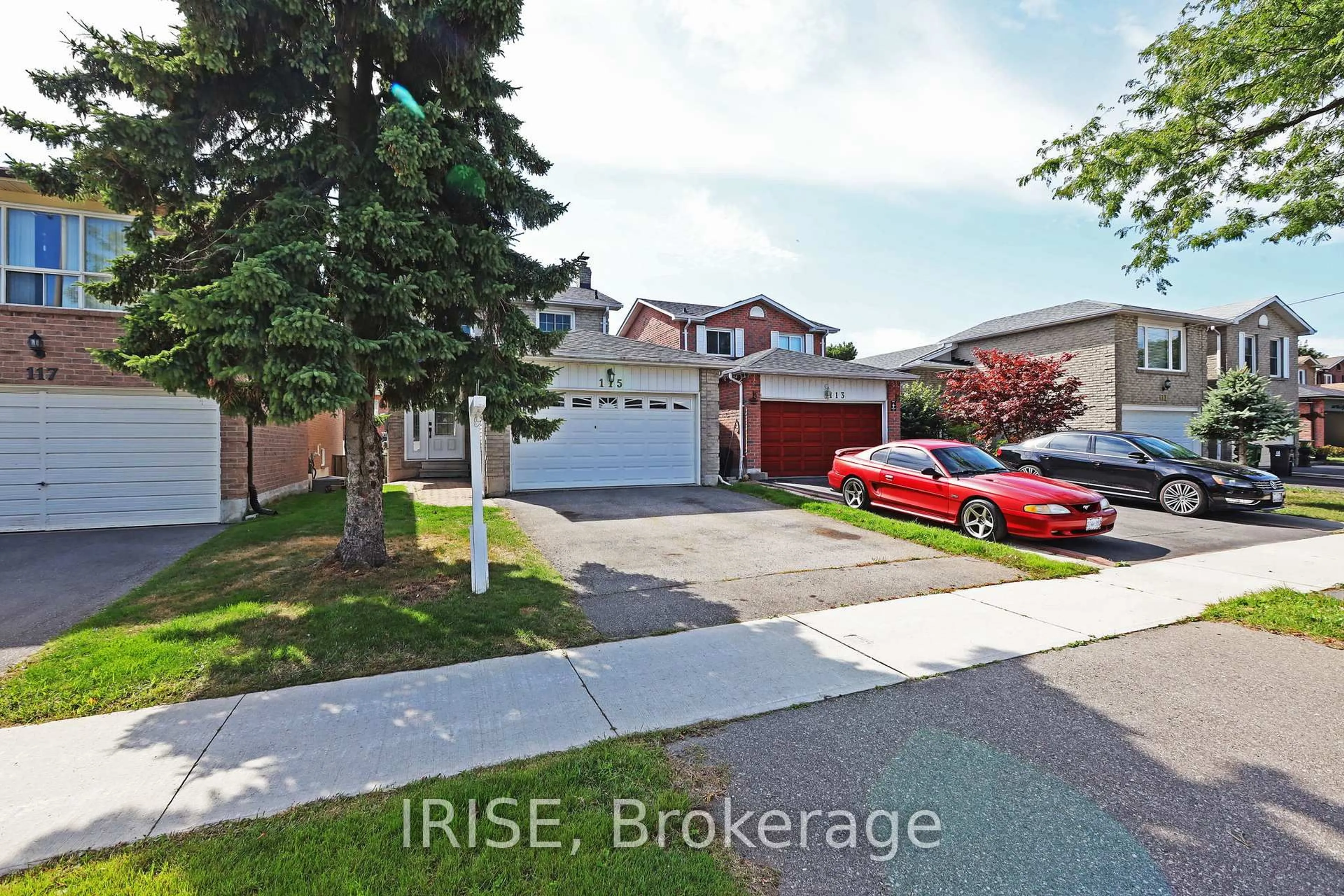 A pic from outside/outdoor area/front of a property/back of a property/a pic from drone, street for 115 Winter Gardens Tr, Toronto Ontario M1C 3M9