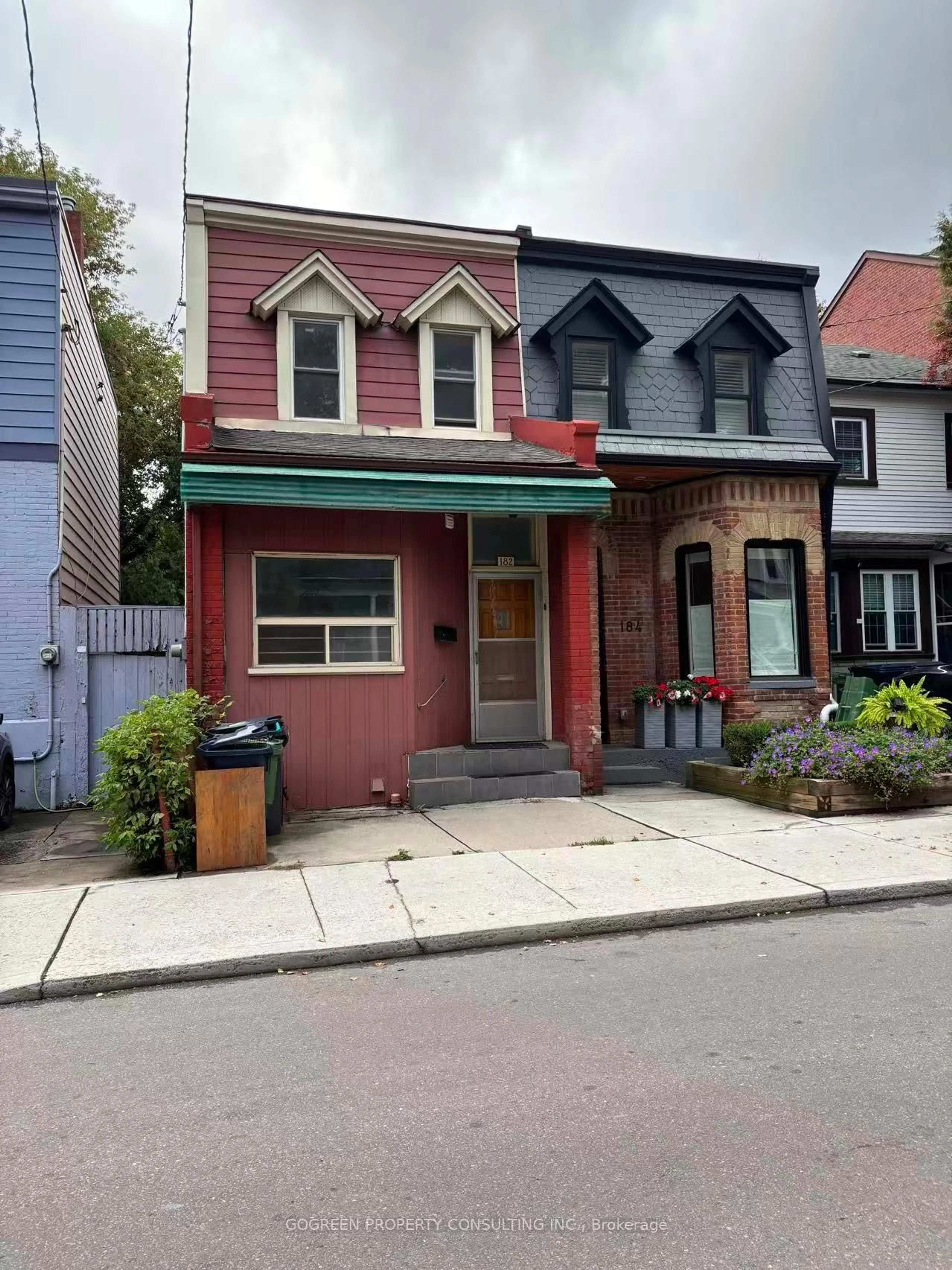 Home with brick exterior material, street for 182 Boulton Ave, Toronto Ontario M4M 2J9