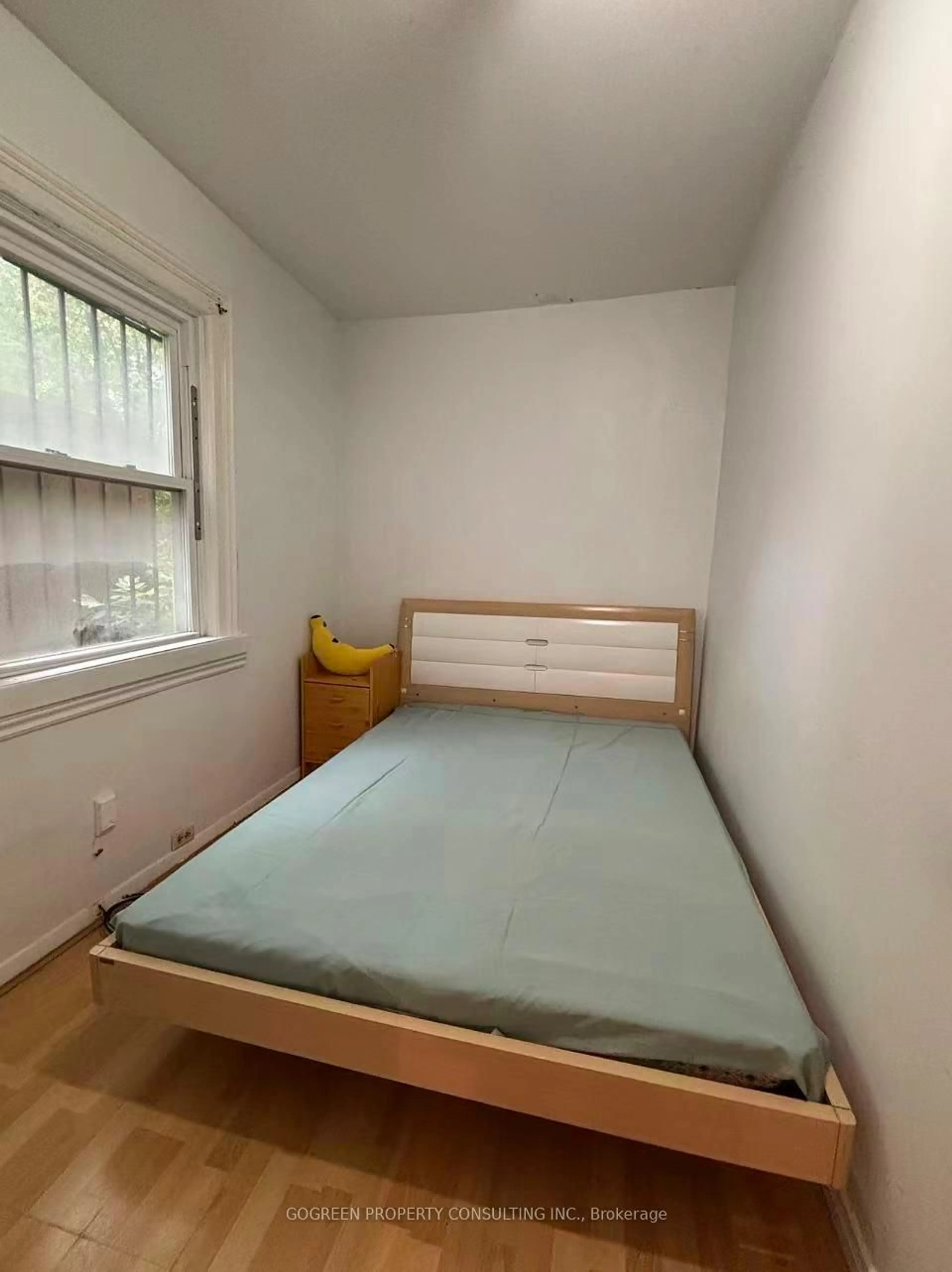 A pic of a room for 182 Boulton Ave, Toronto Ontario M4M 2J9