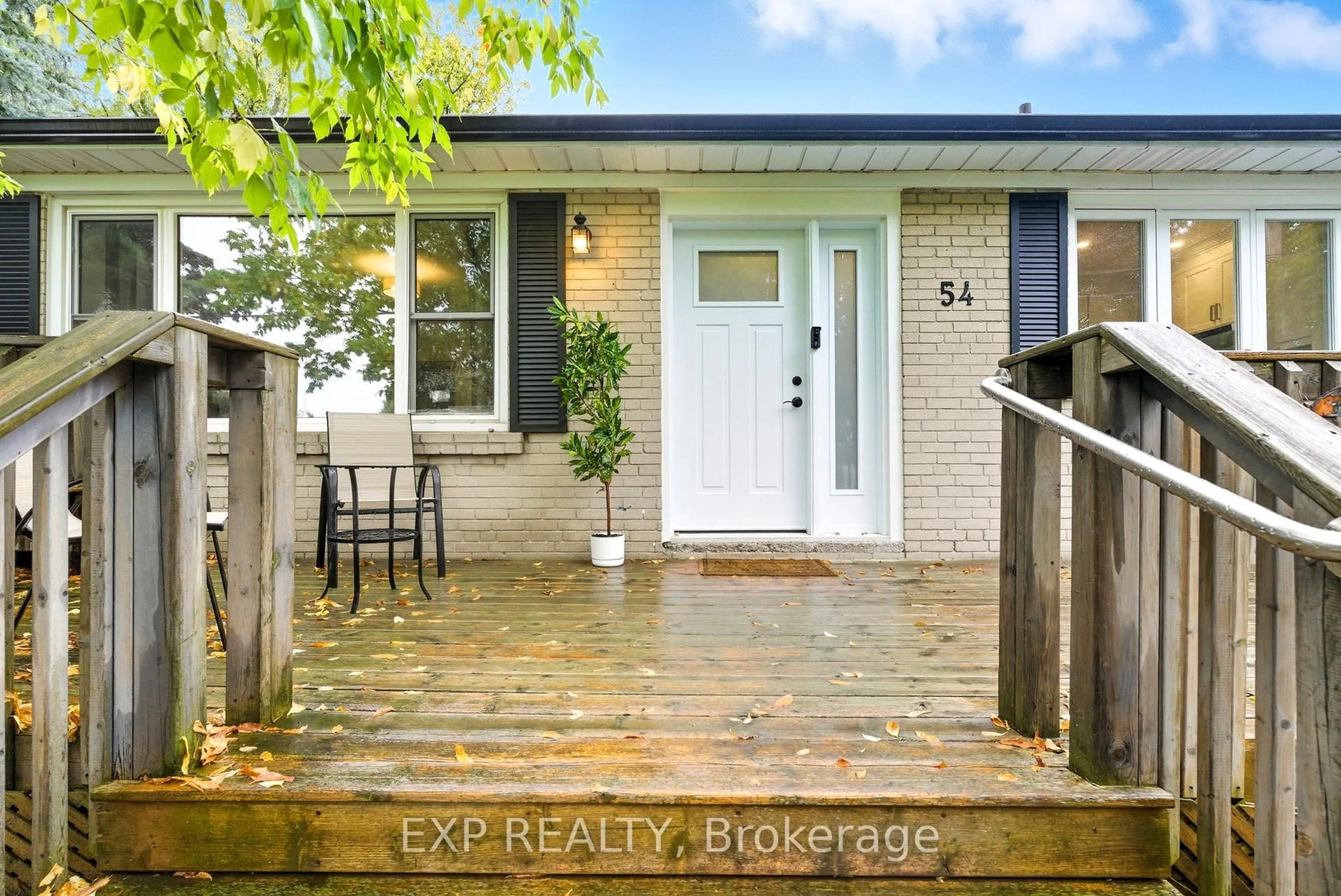 A pic from outside/outdoor area/front of a property/back of a property/a pic from drone, street for 54 Ferguson Ave, Whitby Ontario L1M 1A6