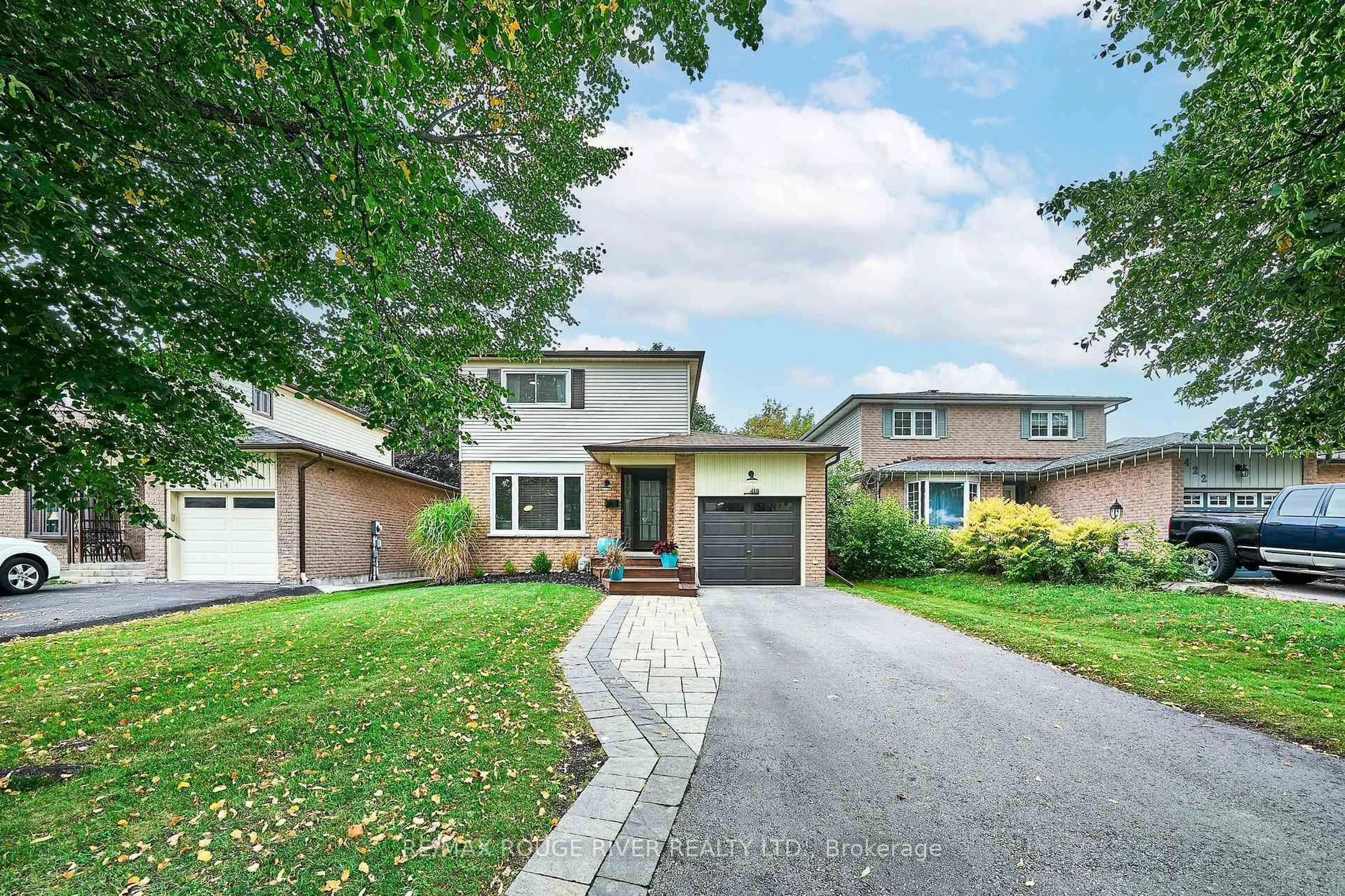 Home with brick exterior material, street for 418 Grange Crt, Oshawa Ontario L1G 7J1