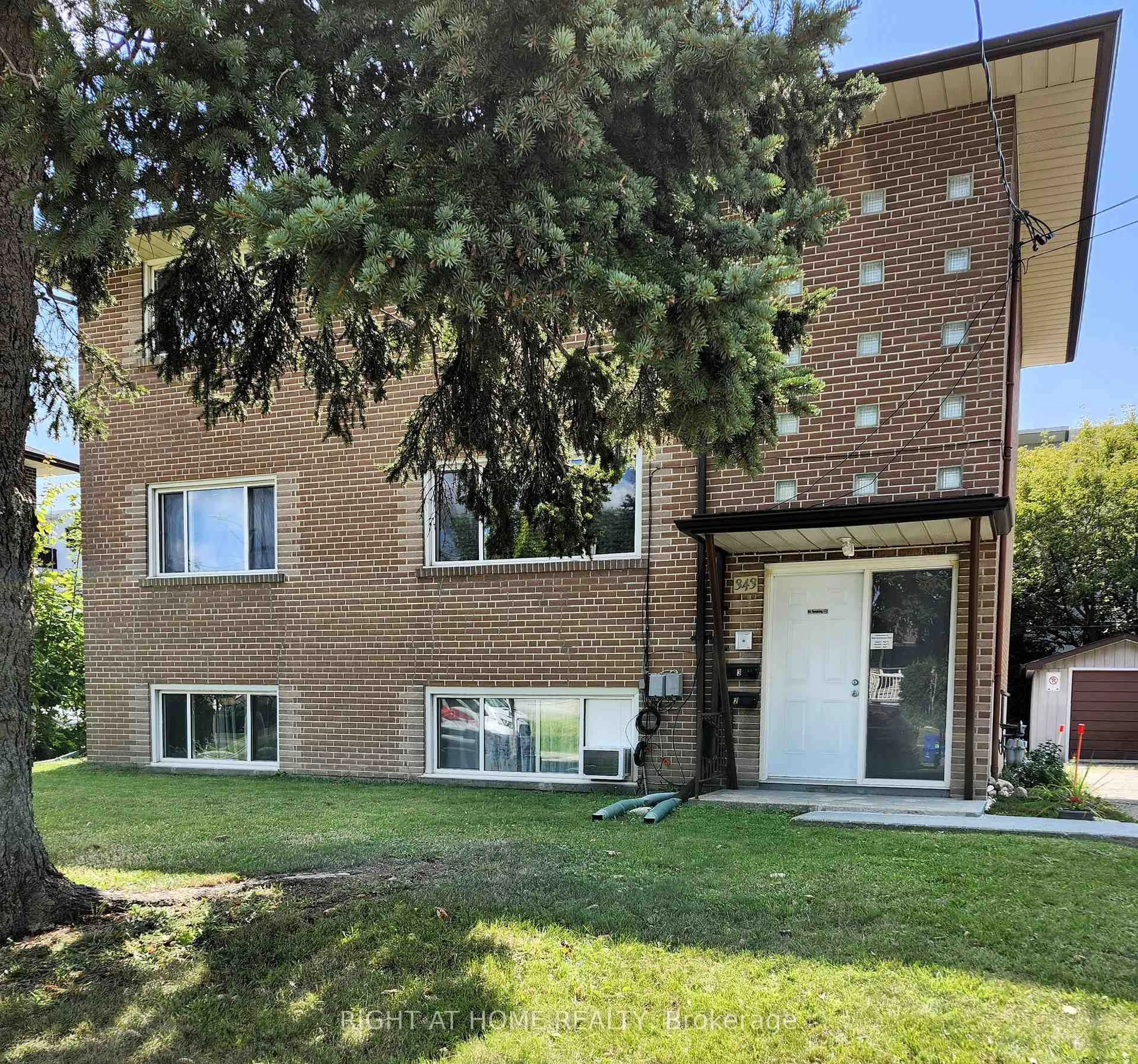 Home with brick exterior material, street for 343 Frontenac Ave, Oshawa Ontario L1J 2A7