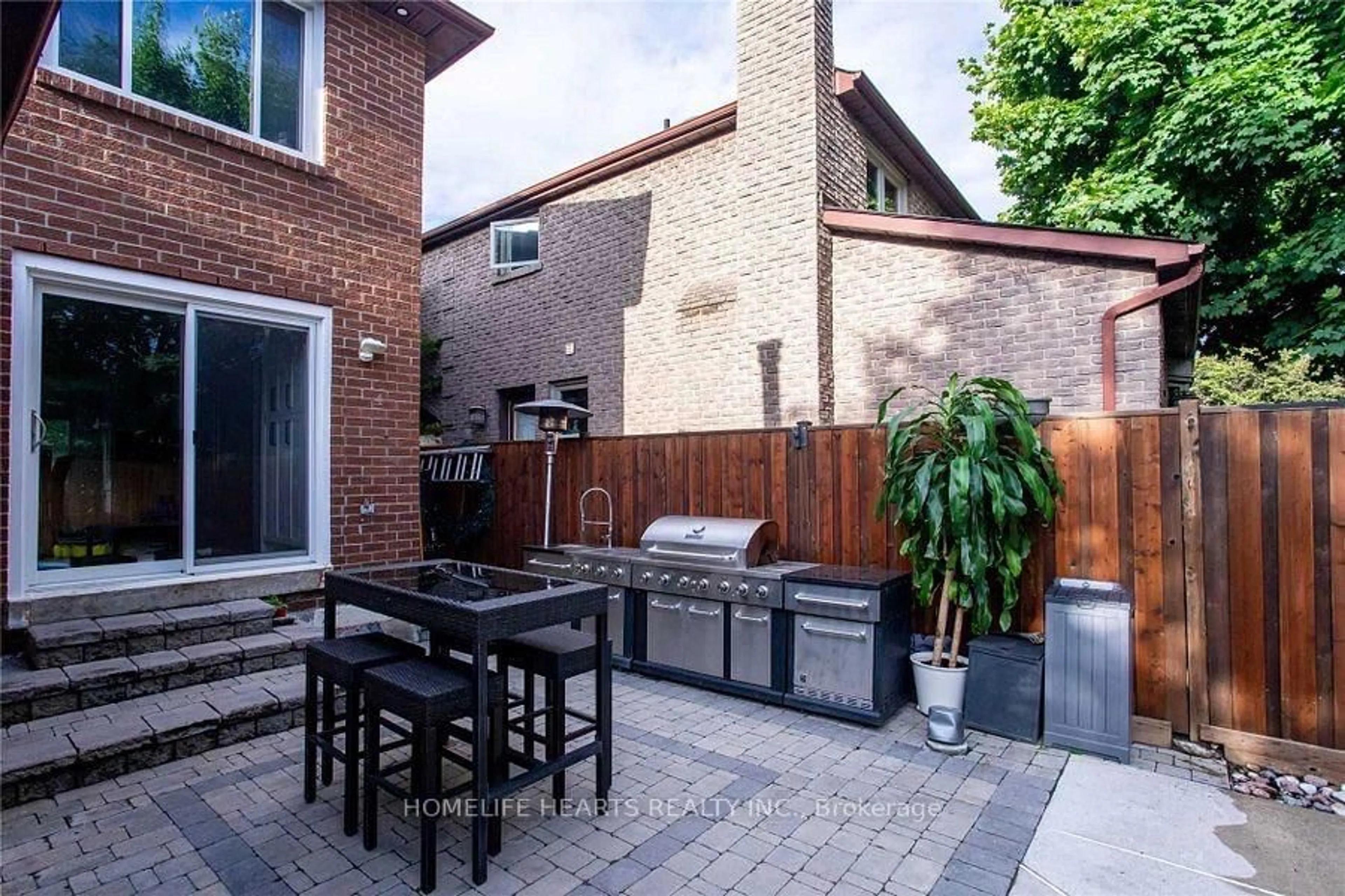 Patio, street for 3 Radford Dr, Ajax Ontario L1T 1V9