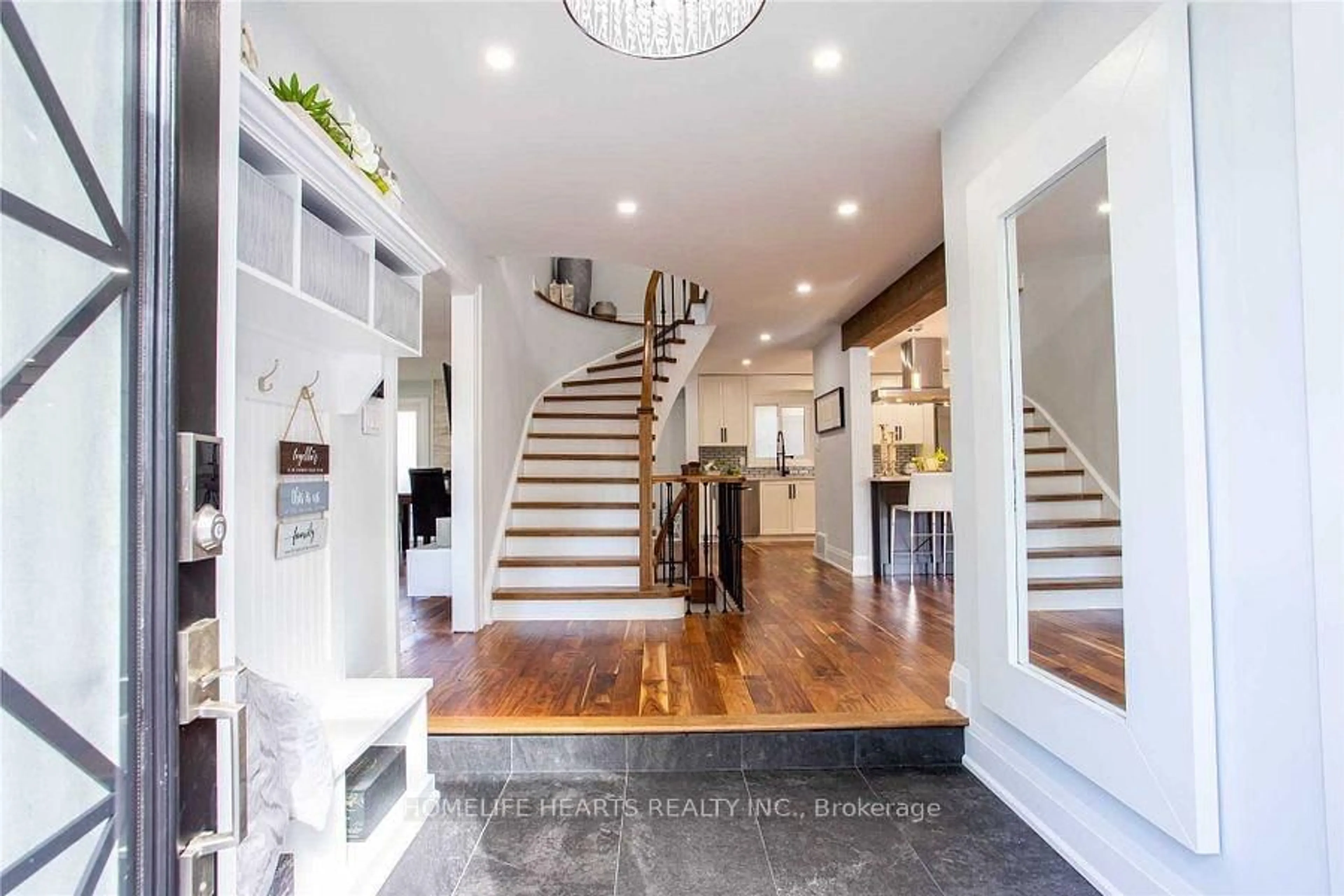 Indoor entryway for 3 Radford Dr, Ajax Ontario L1T 1V9