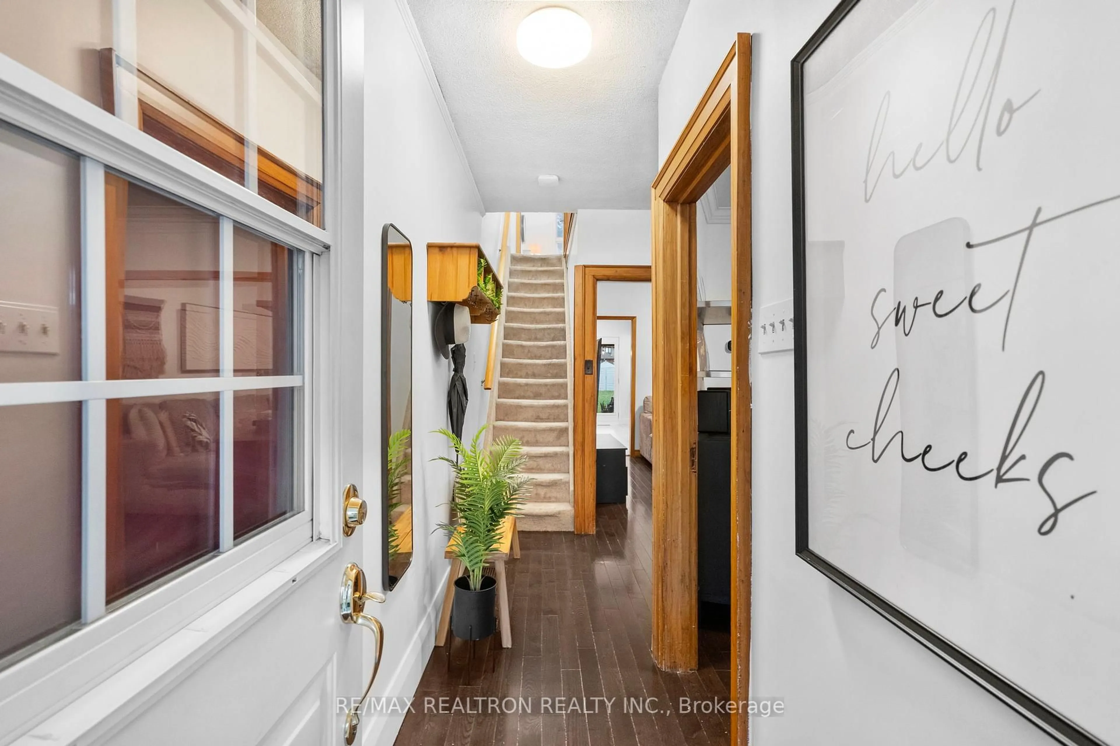 Indoor entryway for 259 Gowan Ave, Toronto Ontario M4J 2K7