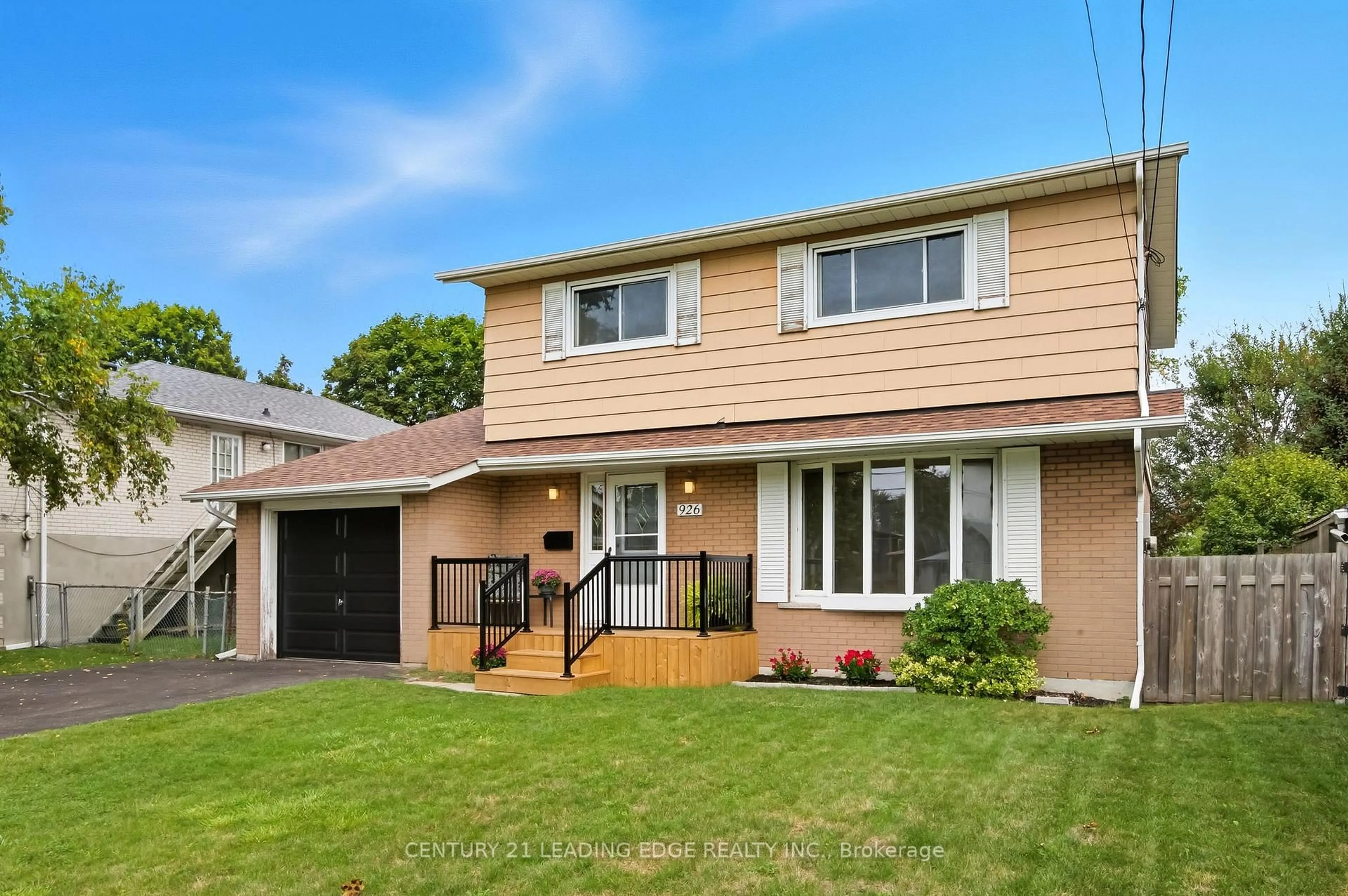 Home with brick exterior material, street for 926 Marinet Cres, Pickering Ontario L1W 2M1
