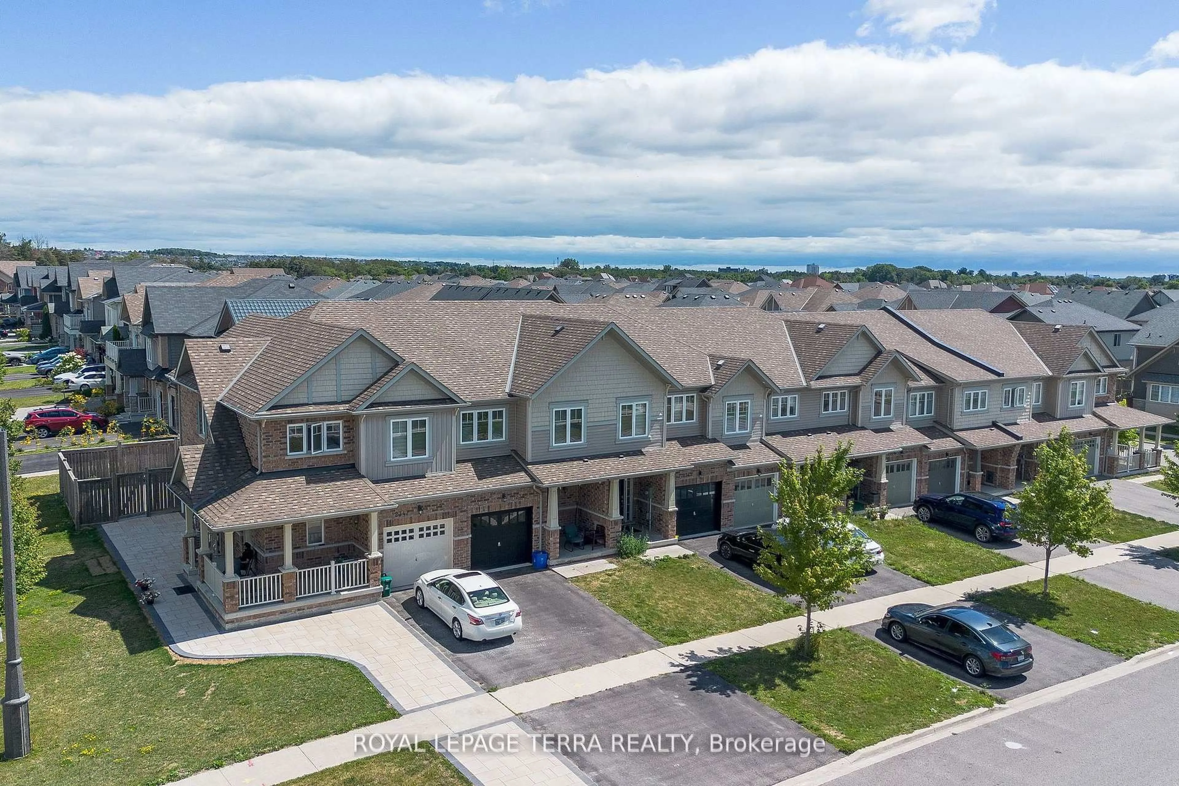 A pic from outside/outdoor area/front of a property/back of a property/a pic from drone, water/lake/river/ocean view for 2345 Steeplechase St, Oshawa Ontario L1L 0C1
