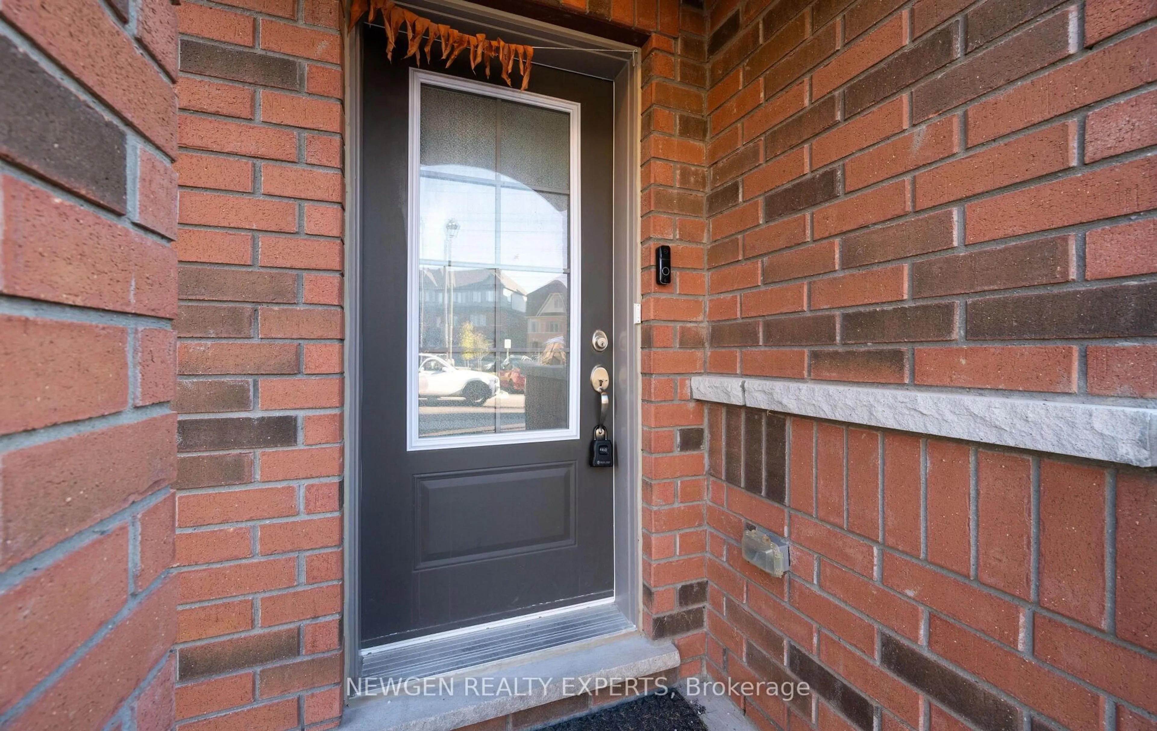 Indoor entryway for 223 Royal Northern Path, Oshawa Ontario L1L 0R6