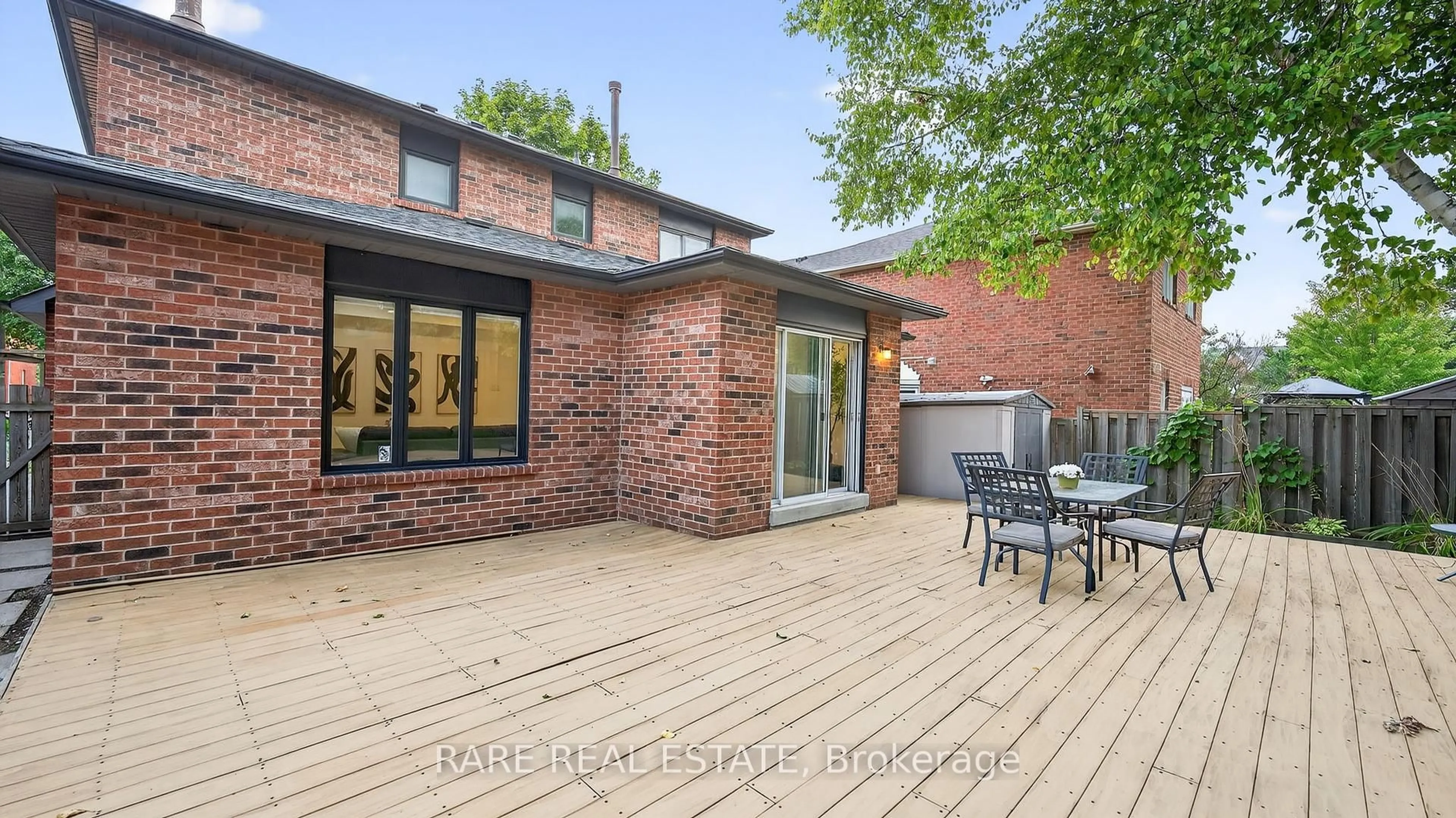 Patio, street for 6 Carmichael Dr, Whitby Ontario L1N 9A4