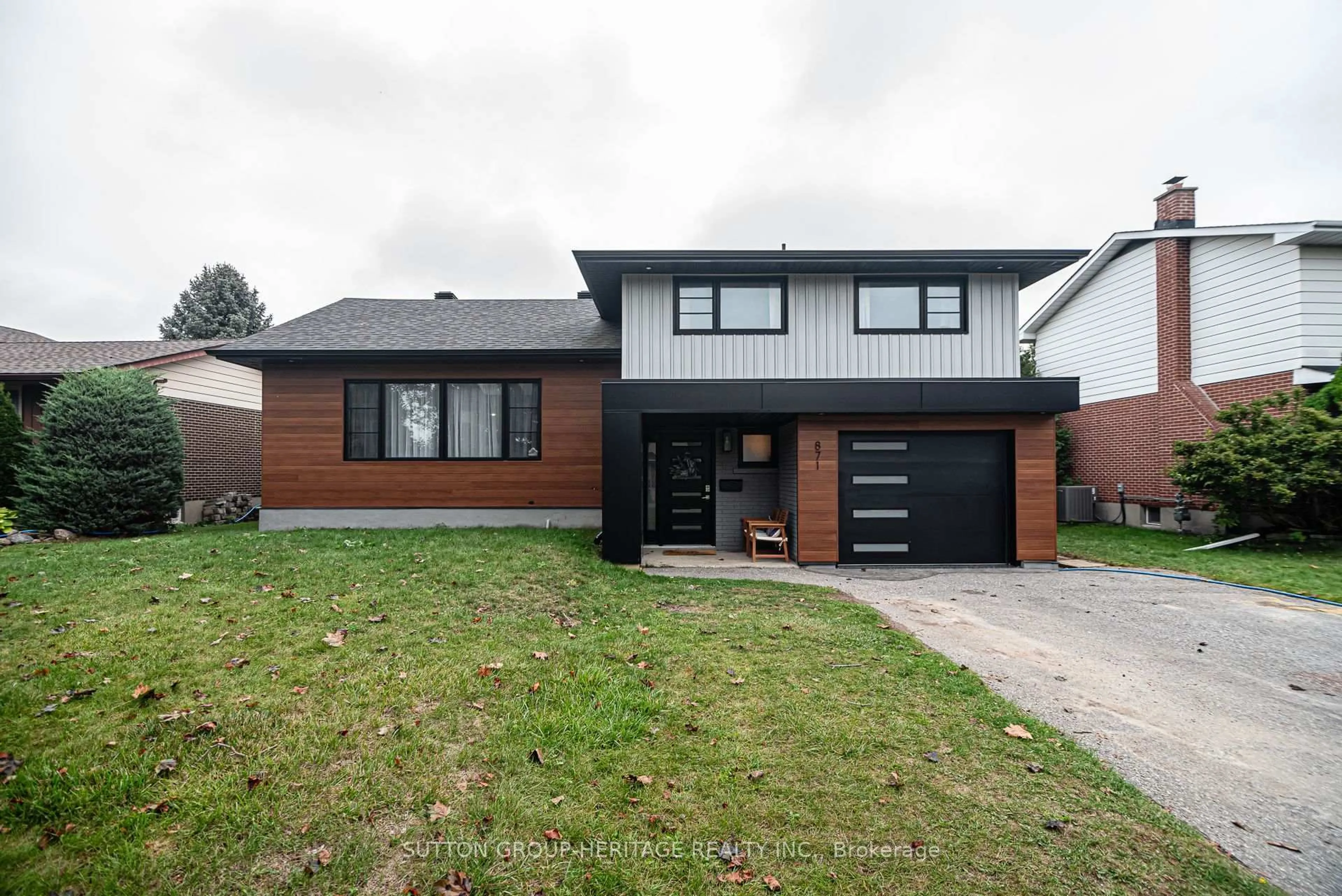Home with brick exterior material, street for 871 Fernhill Blvd, Oshawa Ontario L1J 5K5
