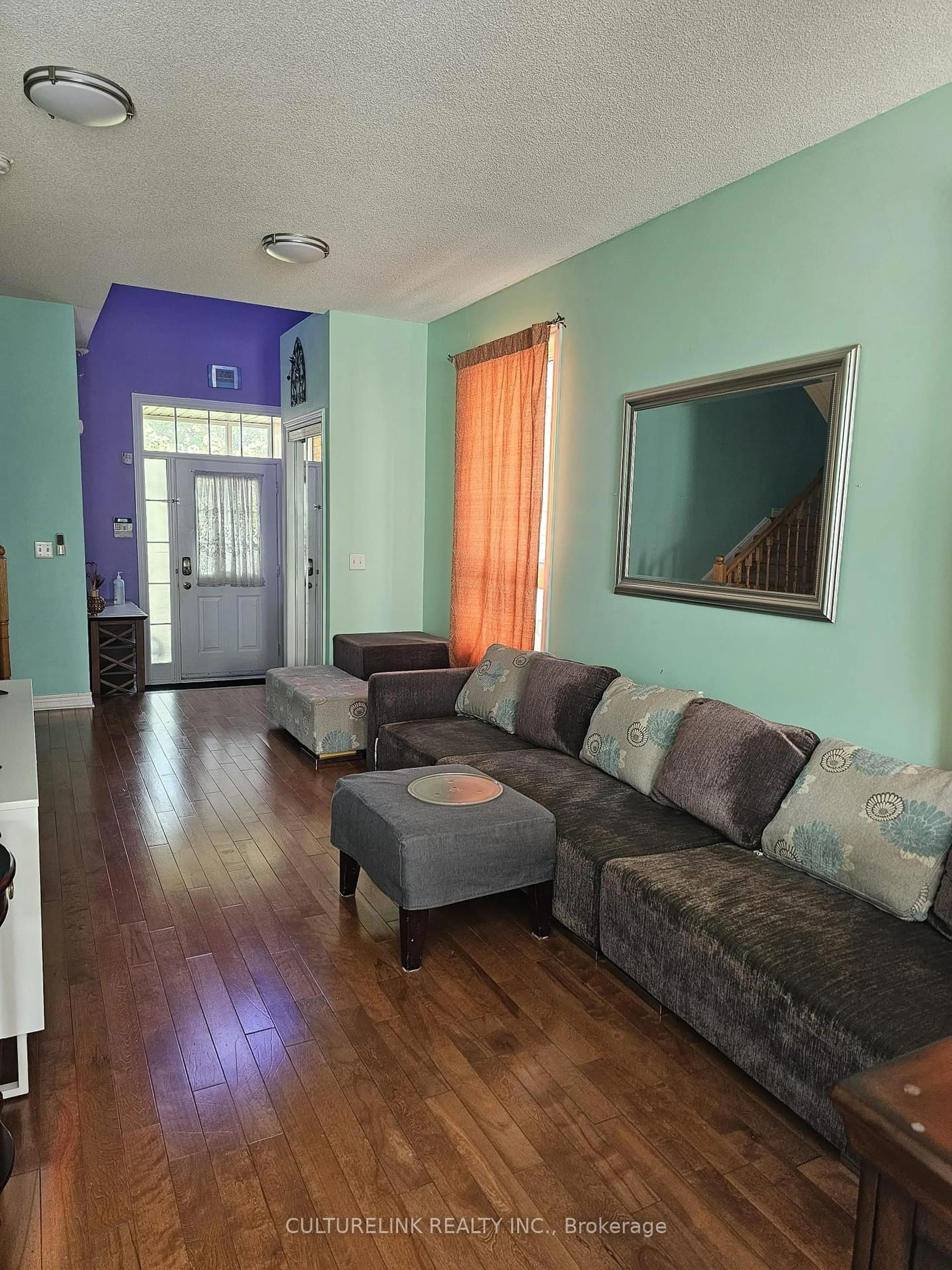 Living room with furniture, unknown for 25 Red Hawk Rd, Toronto Ontario M1B 6B2
