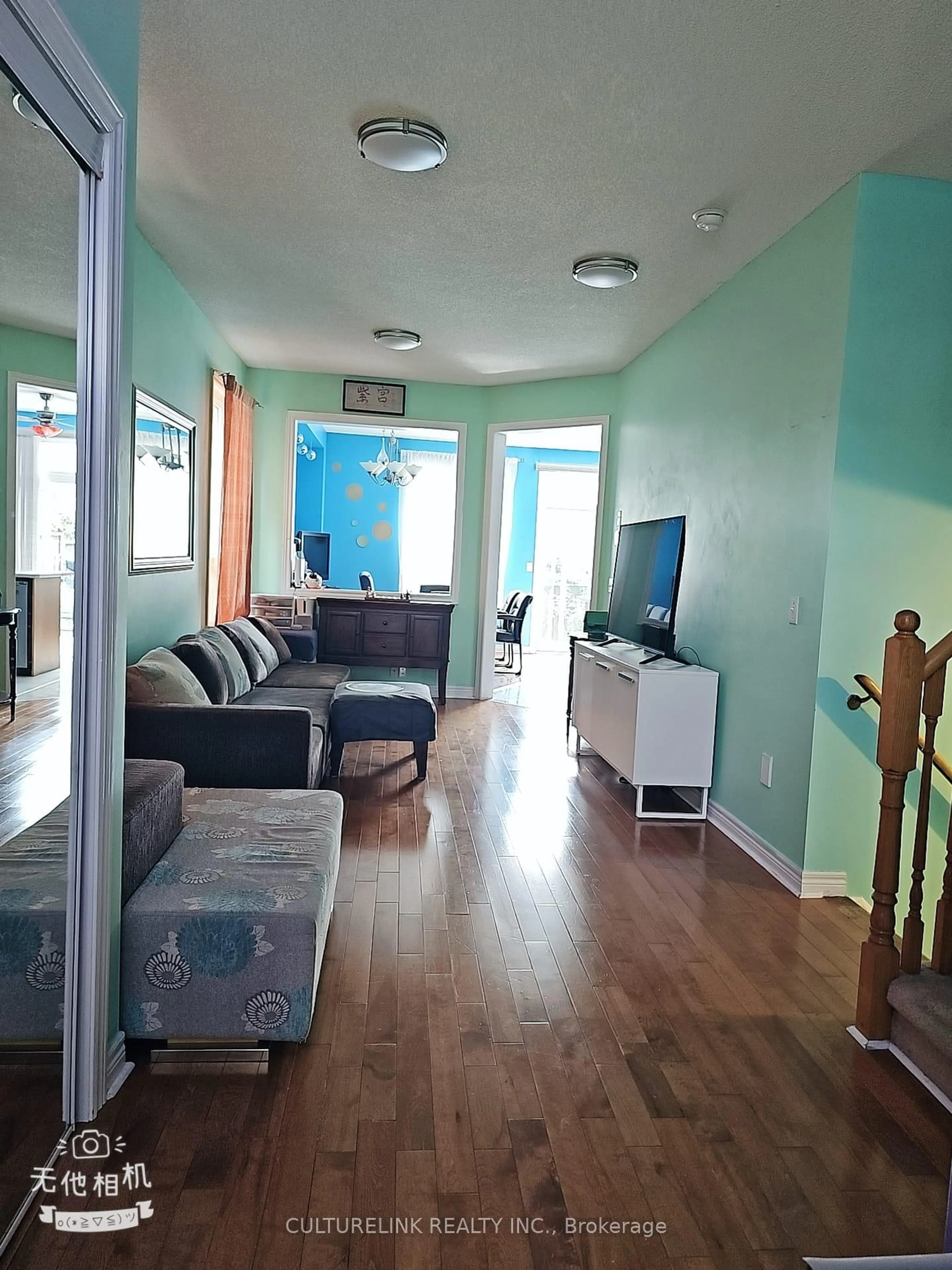 Living room with furniture, unknown for 25 Red Hawk Rd, Toronto Ontario M1B 6B2