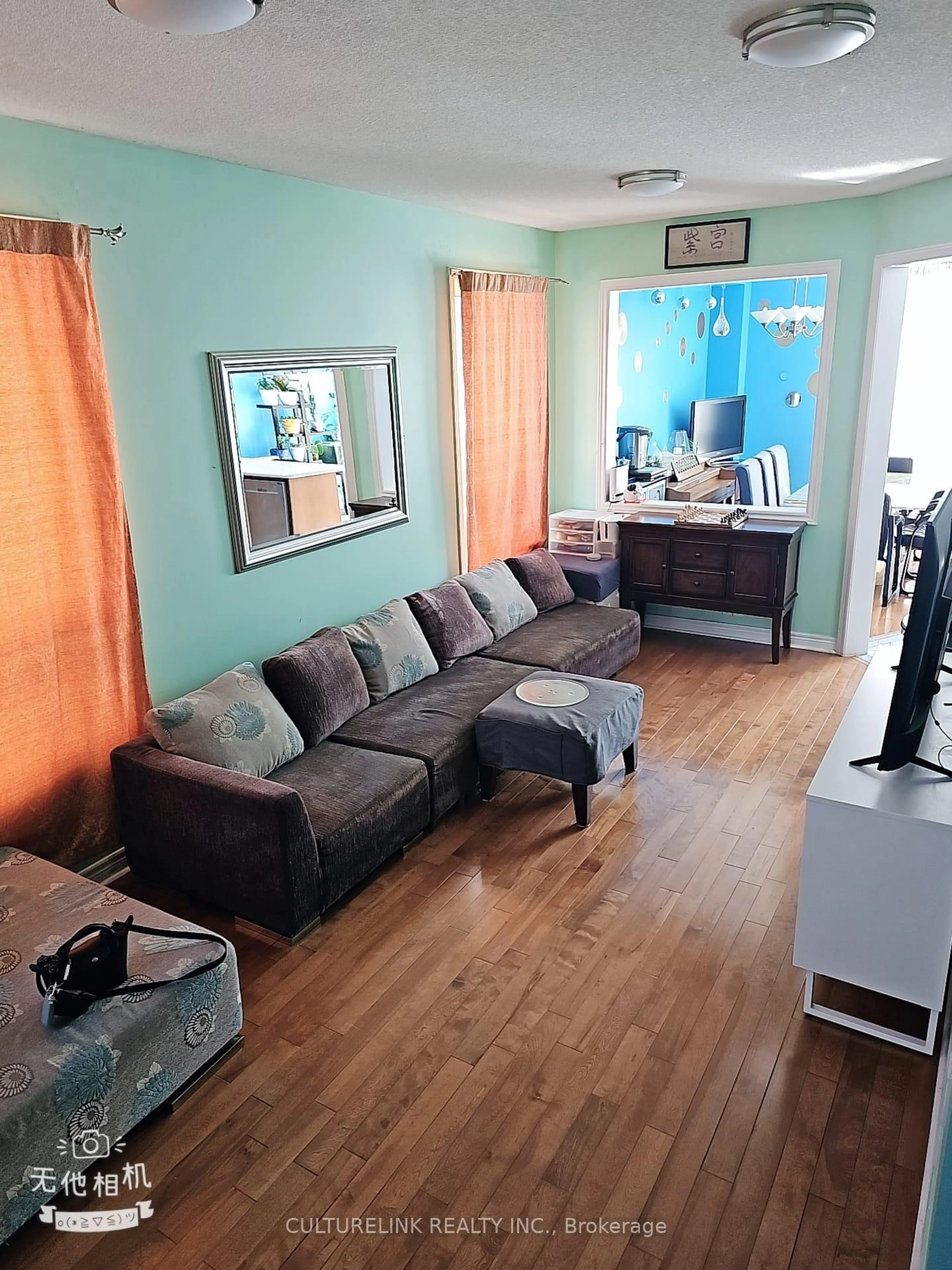 Living room with furniture, unknown for 25 Red Hawk Rd, Toronto Ontario M1B 6B2