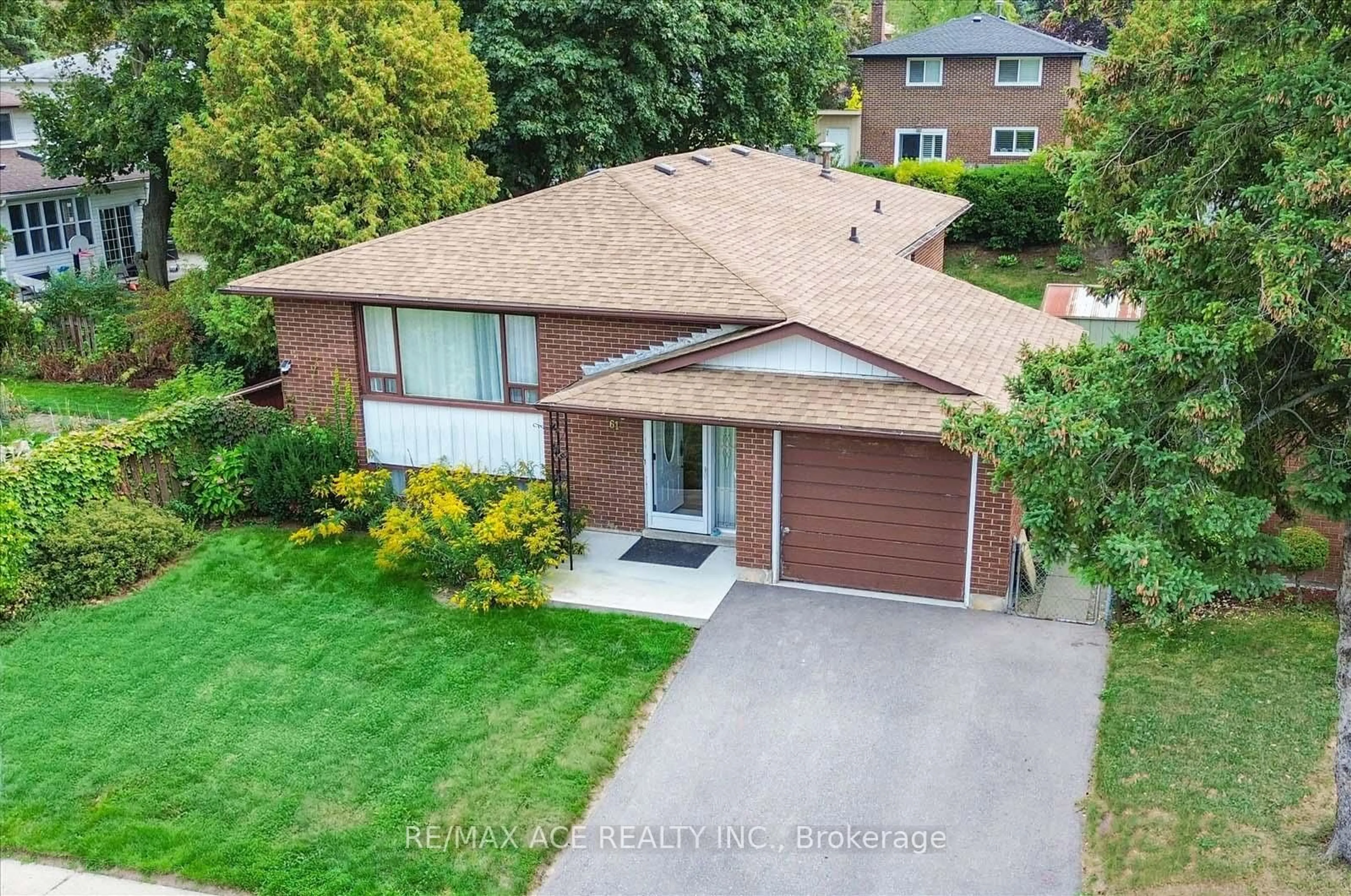 A pic from outside/outdoor area/front of a property/back of a property/a pic from drone, street for 61 Marcella St, Toronto Ontario M1G 1K9