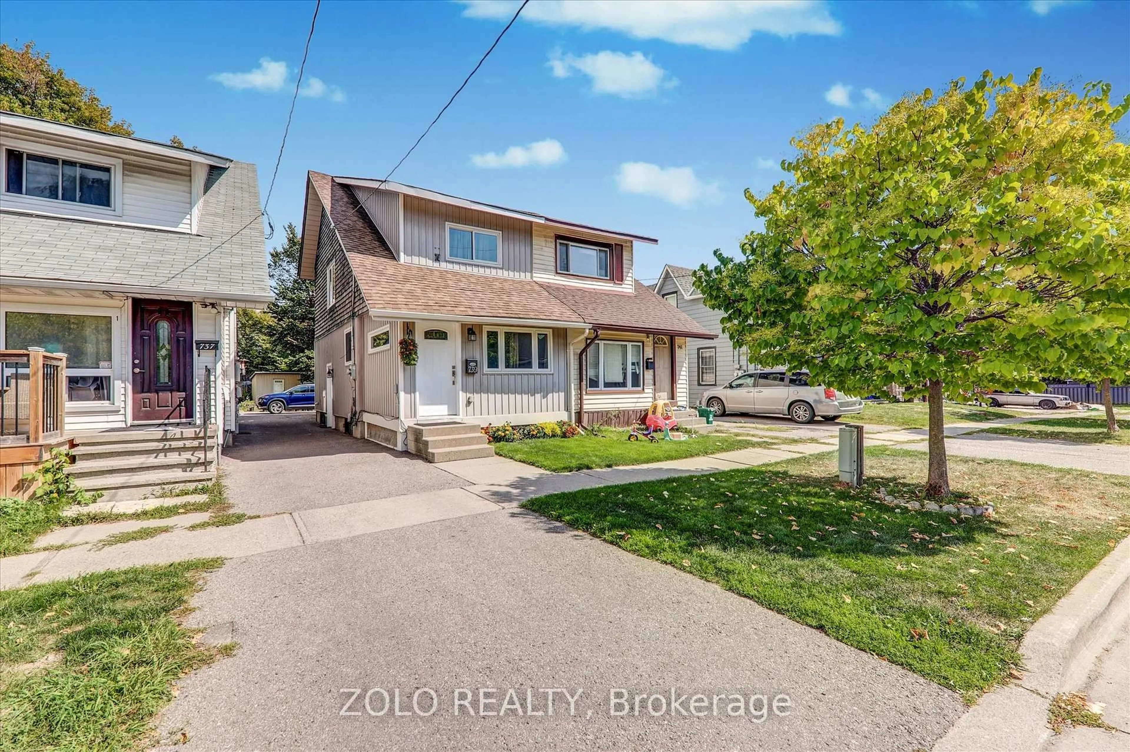 Unknown for 739 Cedar St, Oshawa Ontario L1H 4M7