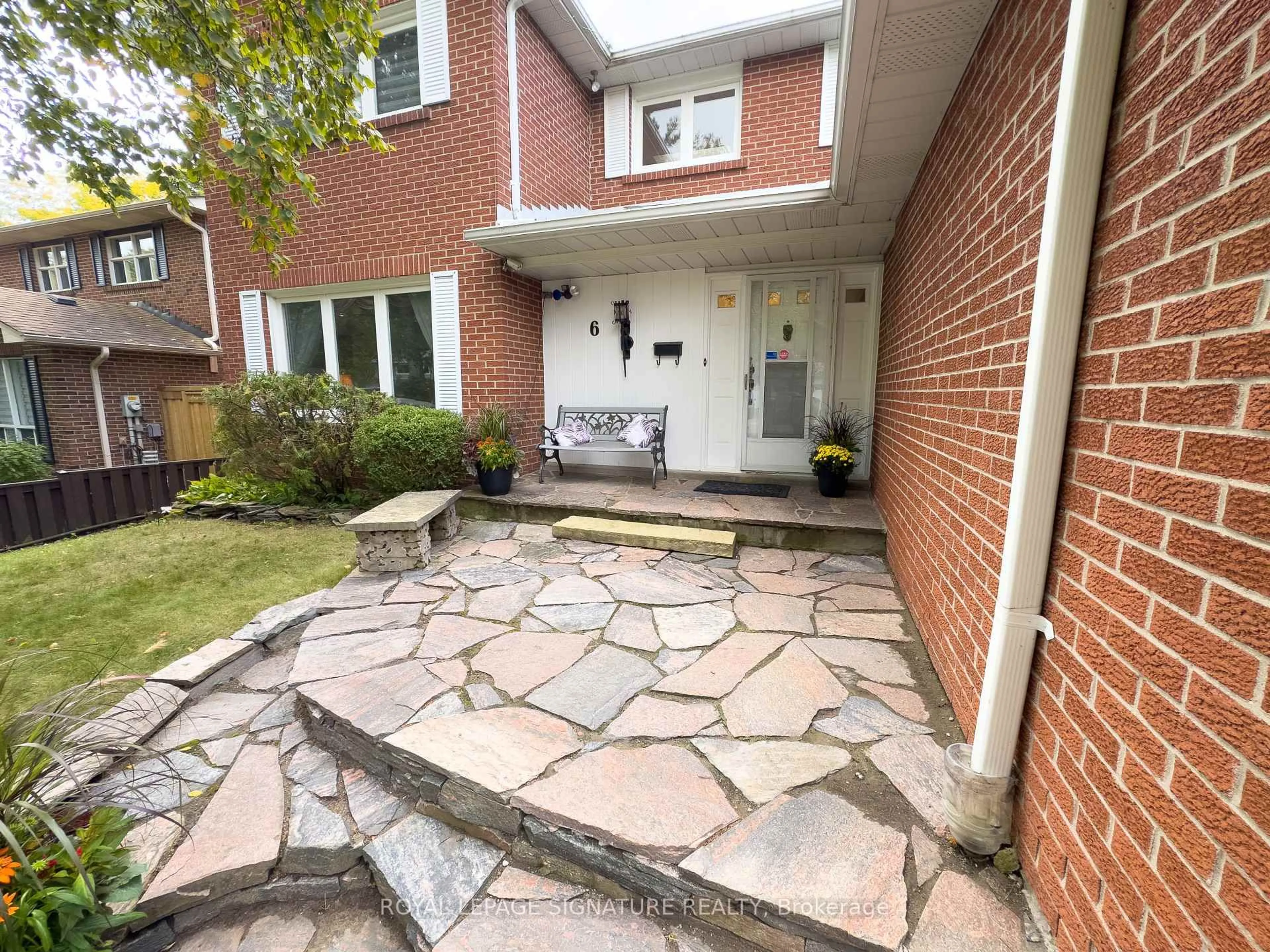 Unknown for 6 Satchell Blvd, Toronto Ontario M1C 3B4