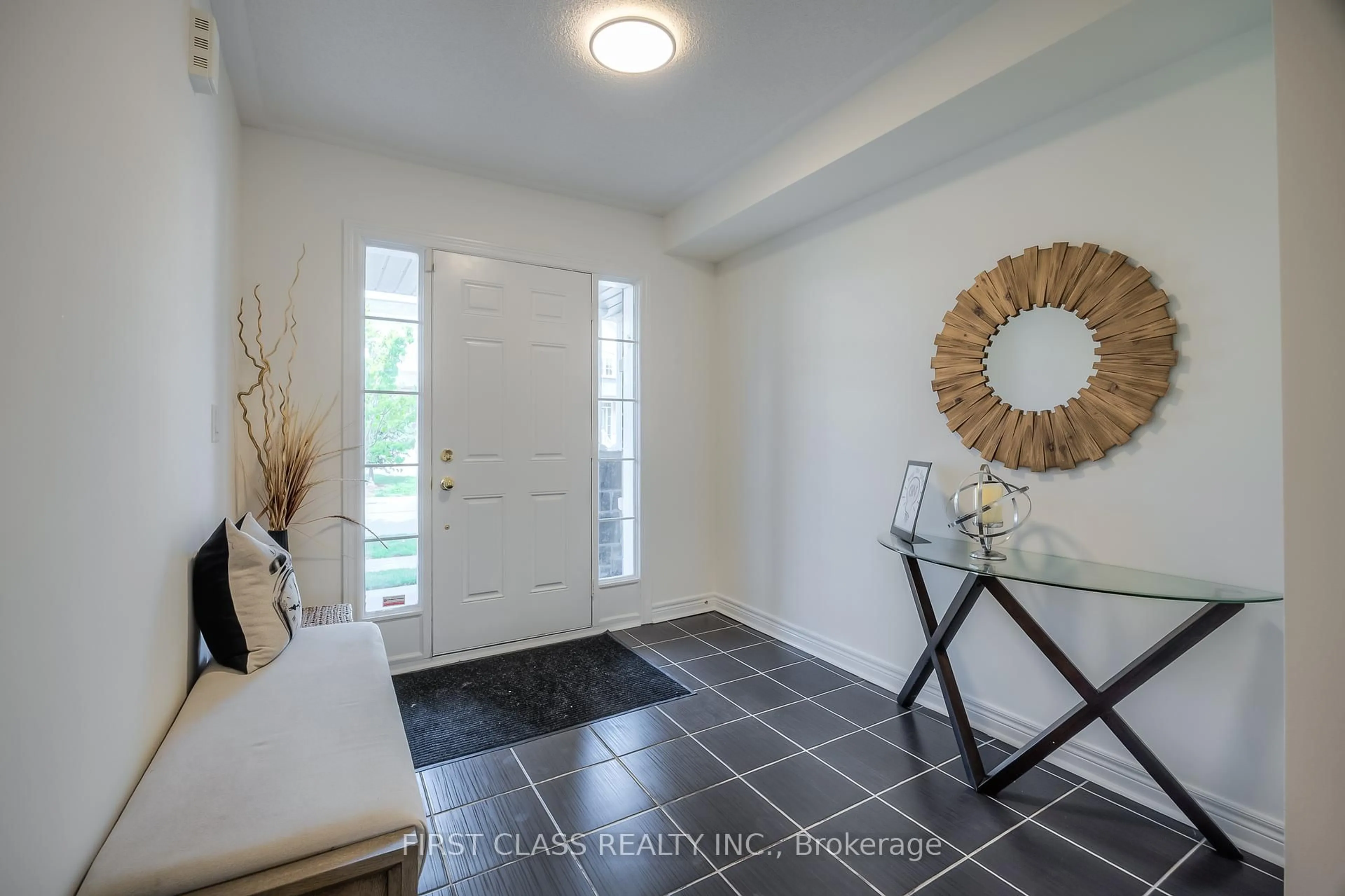 Indoor entryway for 1719 Carousel Dr, Pickering Ontario L1X 0C1