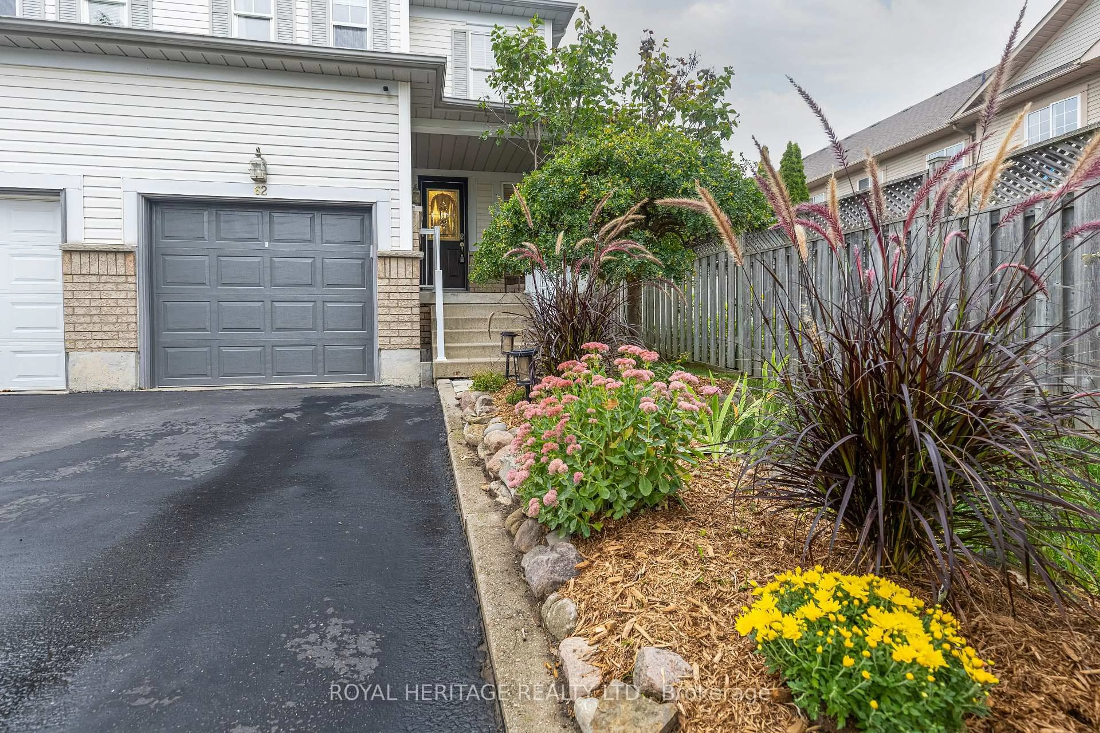 Unknown for 62 Foothill St, Whitby Ontario L1R 2V6