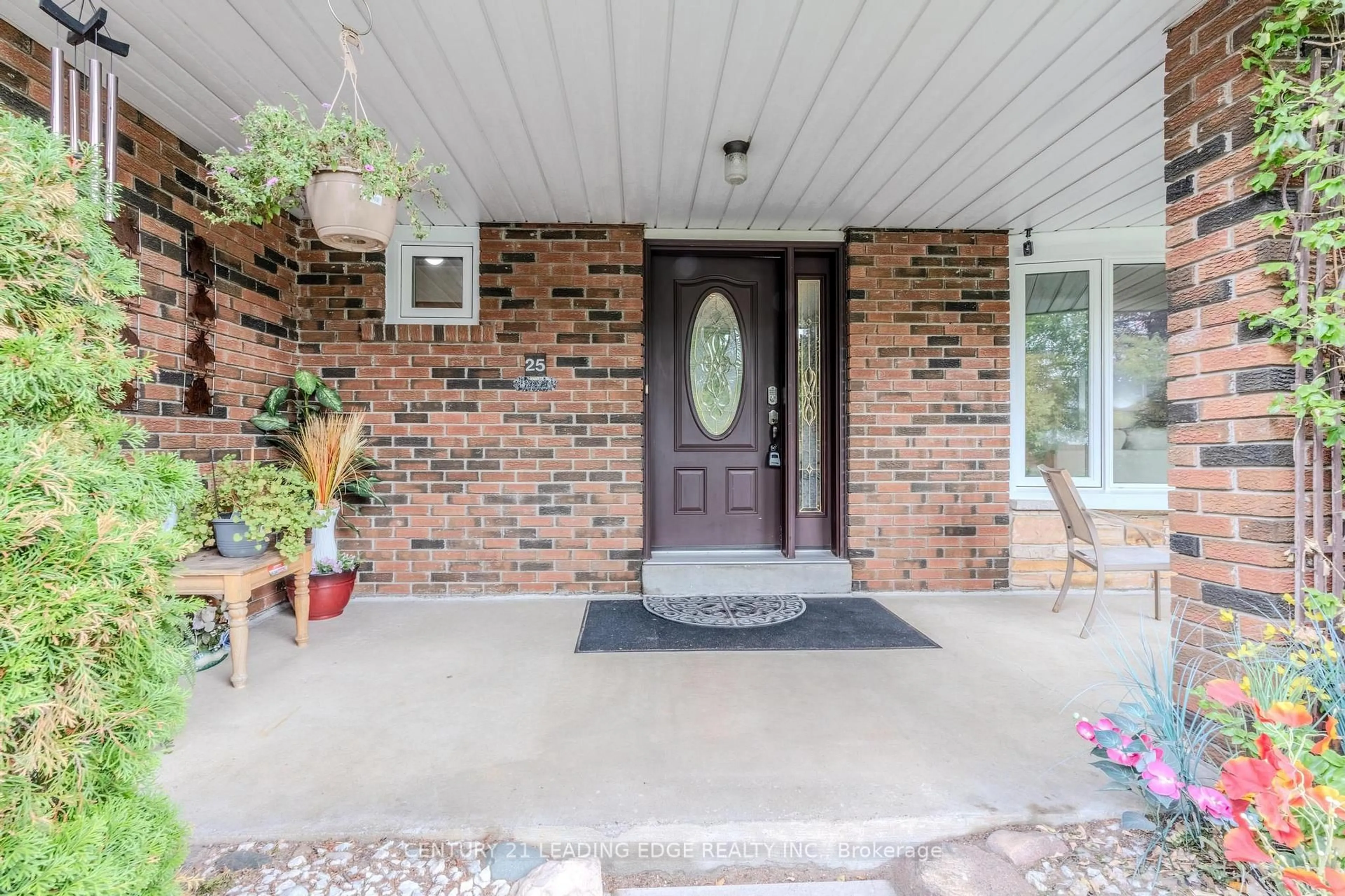Indoor entryway for 25 Danzig St, Toronto Ontario M1E 2L1