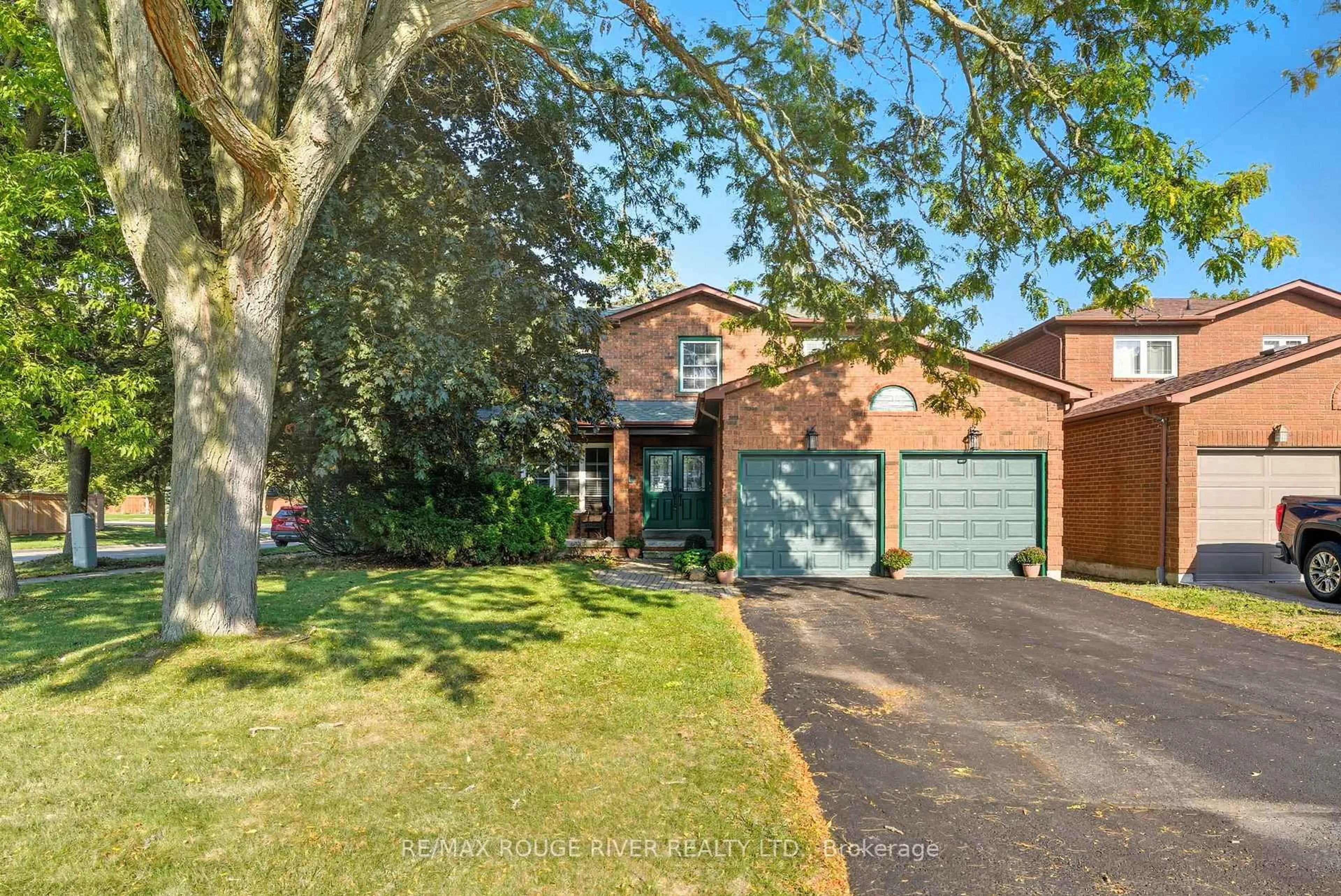 Home with brick exterior material, street for 1 Broughton Crt, Whitby Ontario L1N 6Y8