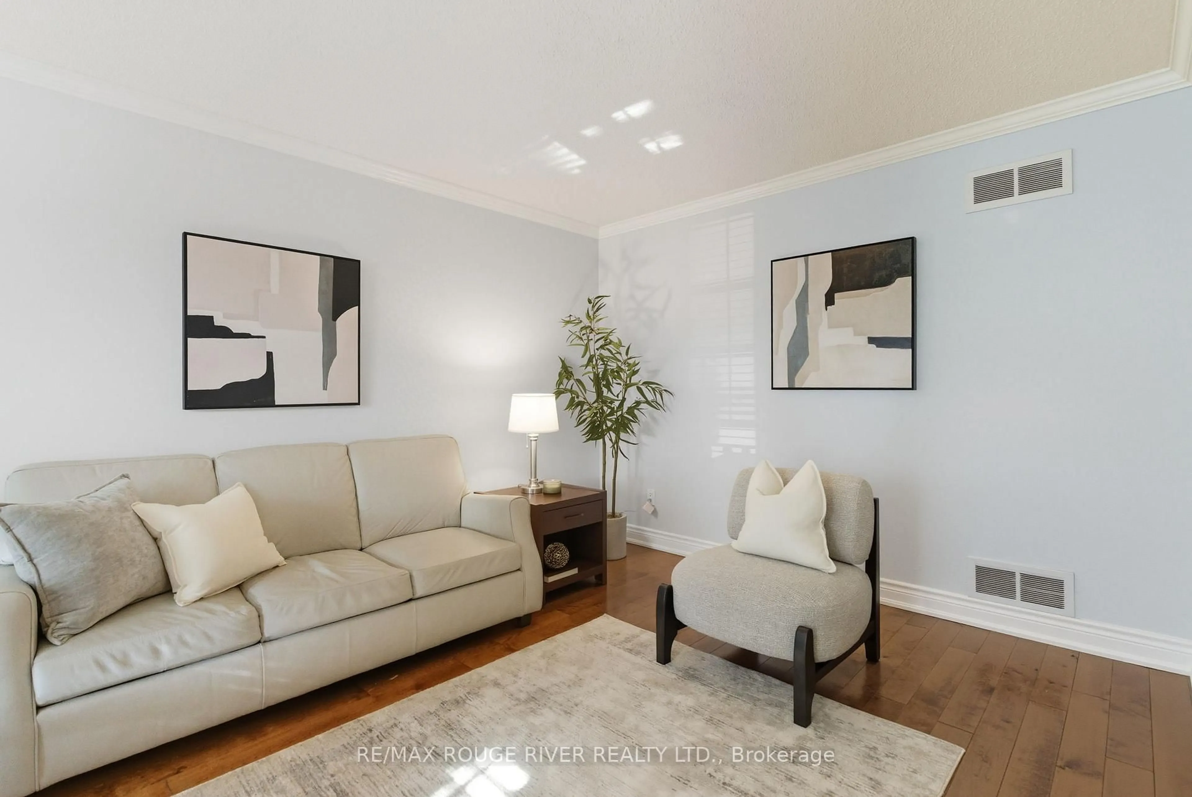 Living room with furniture, unknown for 1 Broughton Crt, Whitby Ontario L1N 6Y8