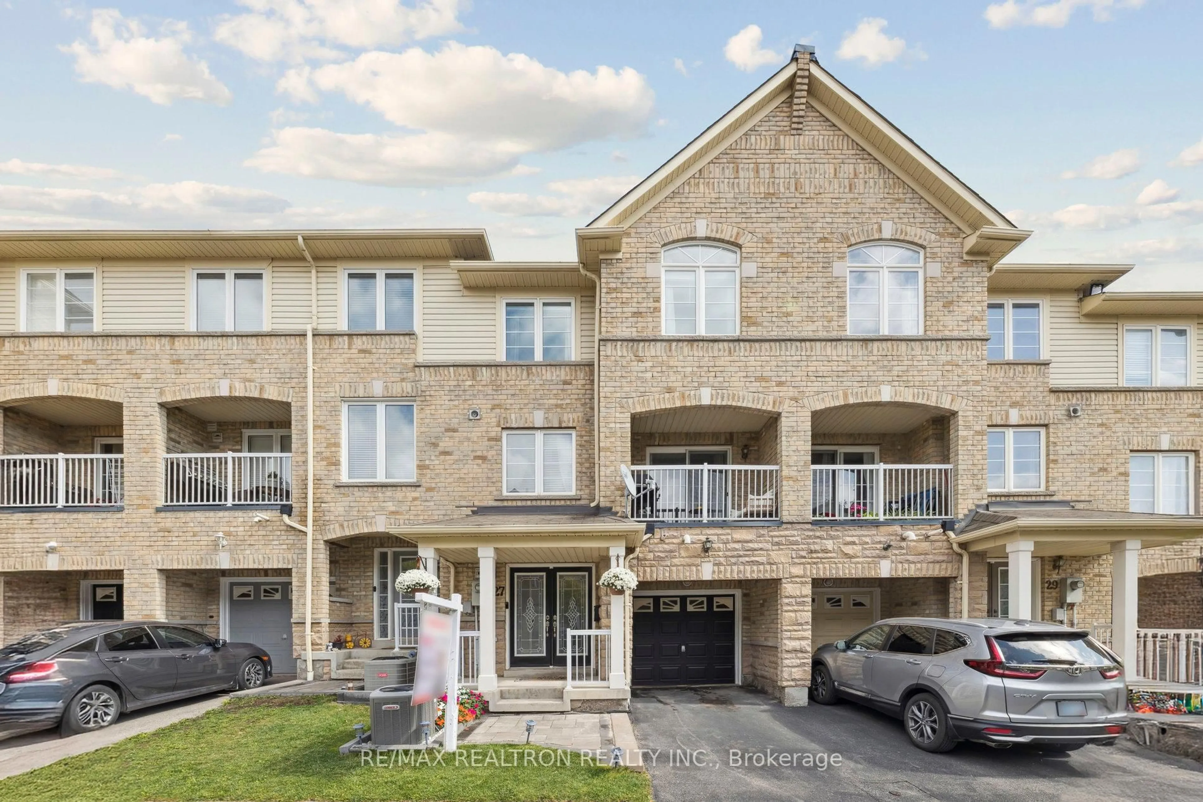 Unknown for 27 Webbford St, Ajax Ontario L1S 0A8