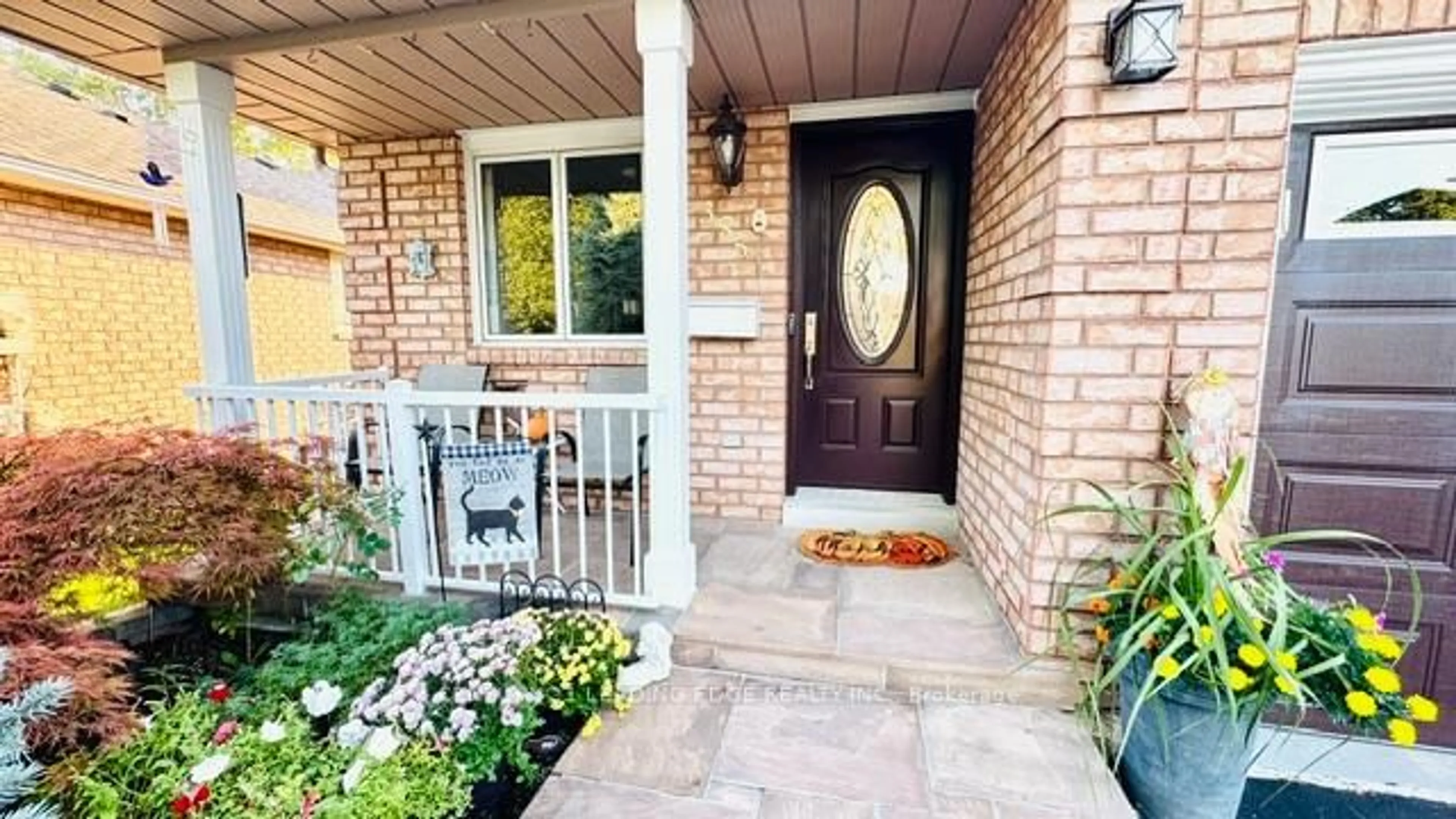 Unknown for 385 Compton Cres, Oshawa Ontario L1G 8C7