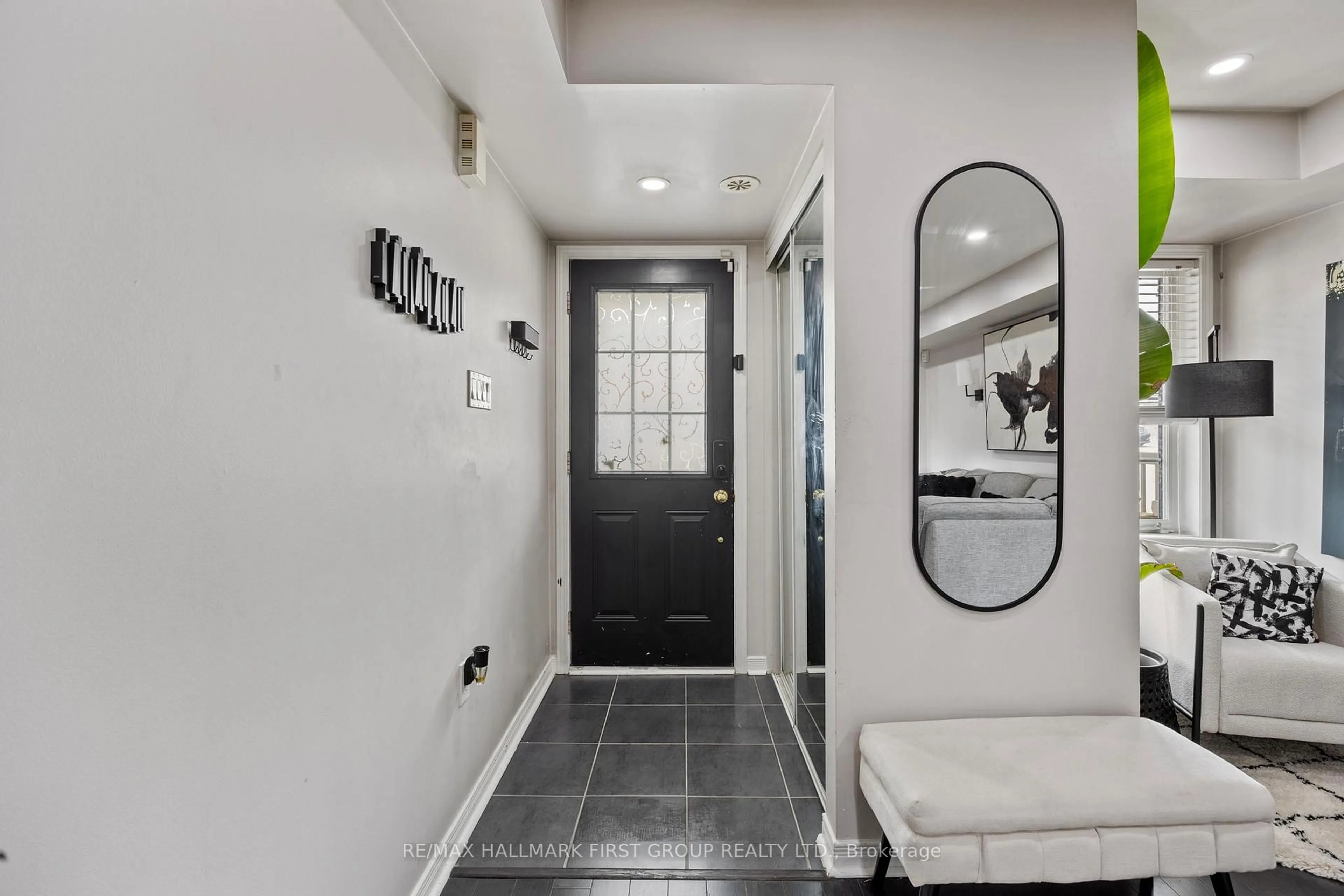 Indoor entryway for 70 Abela Lane, Ajax Ontario L1T 0M9
