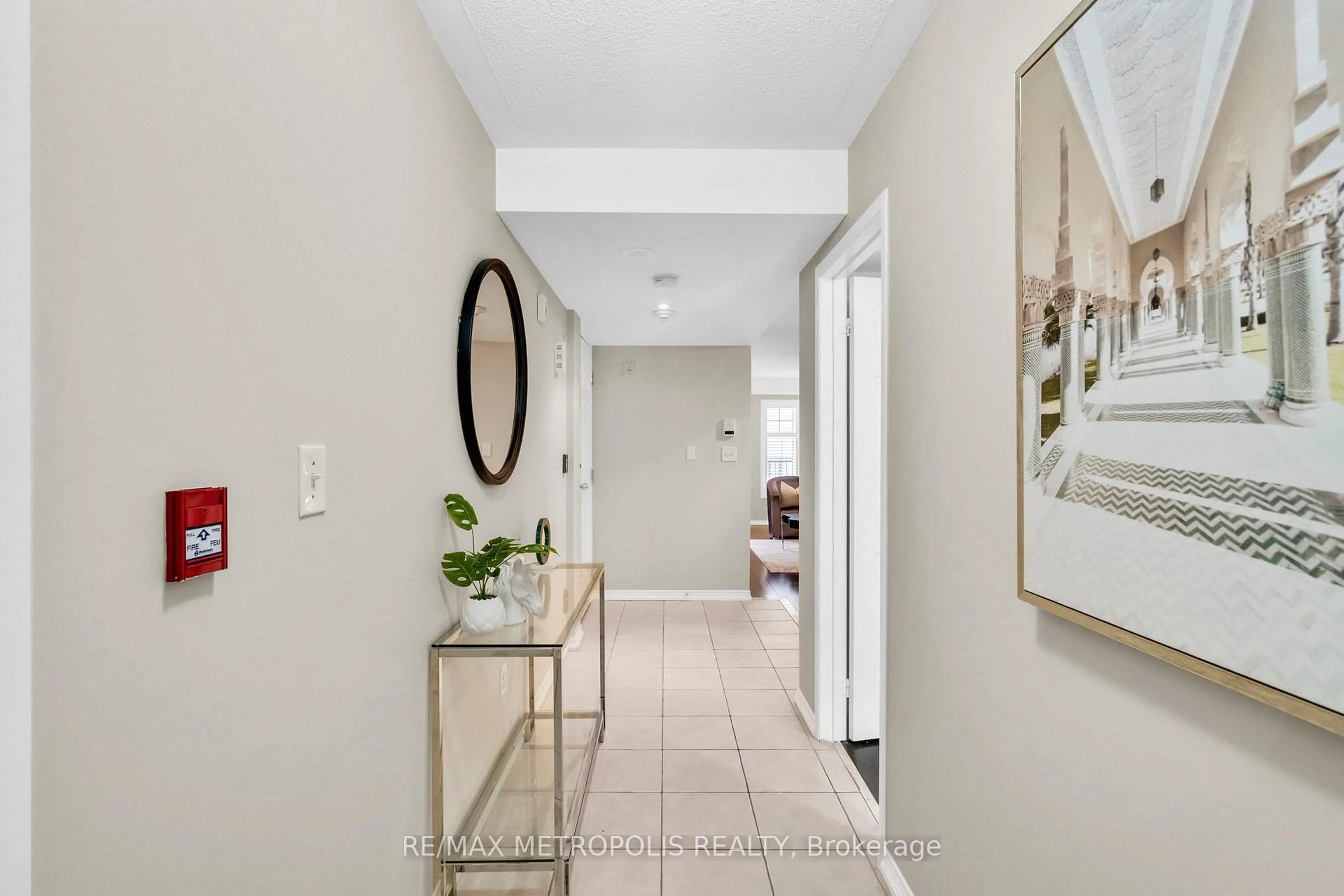 Indoor entryway for 669A Warden Ave #13, Toronto Ontario M1L 0G3