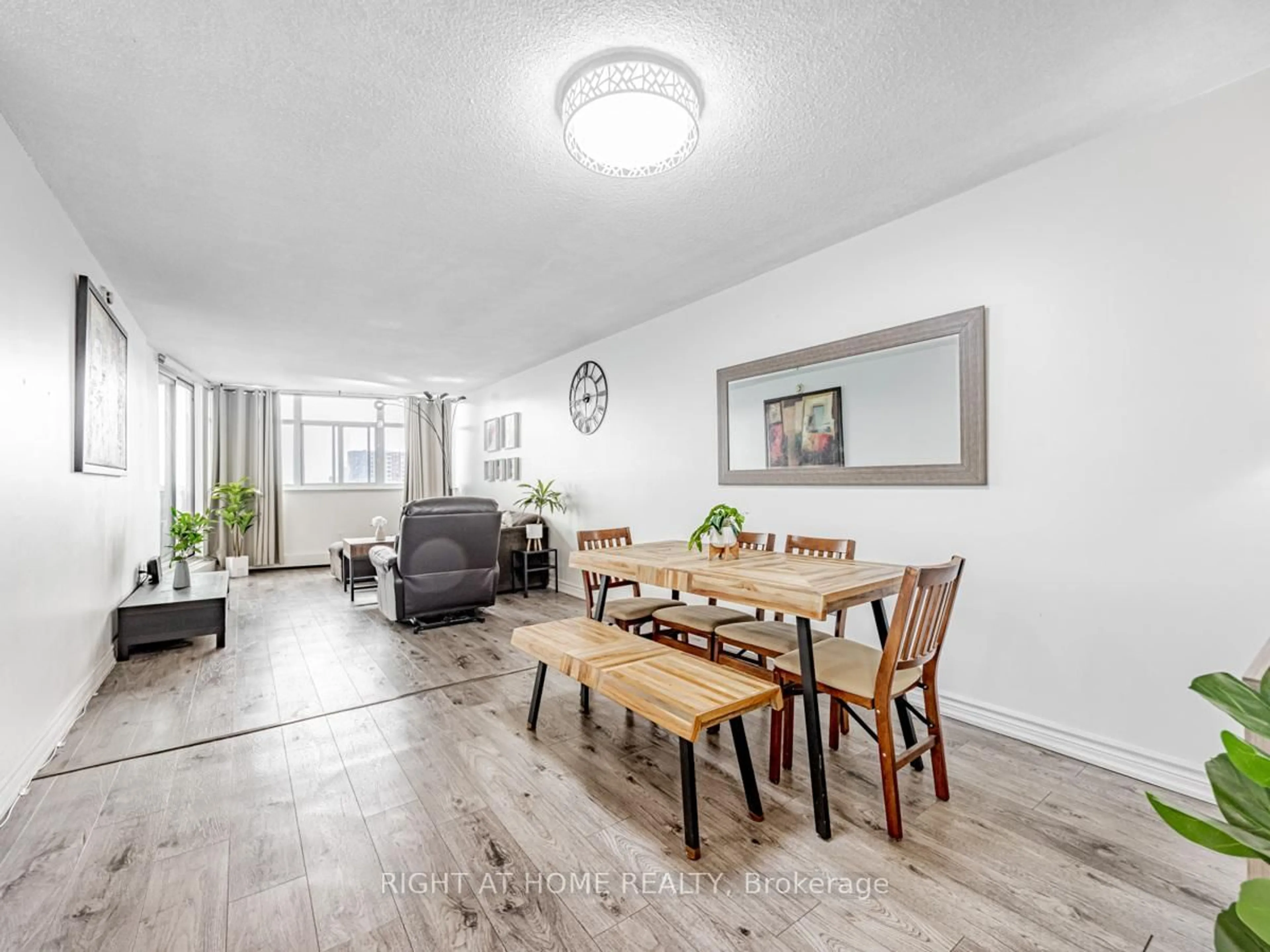 Unknown for 2050 Bridletowne Circ #911, Toronto Ontario M1W 2V5