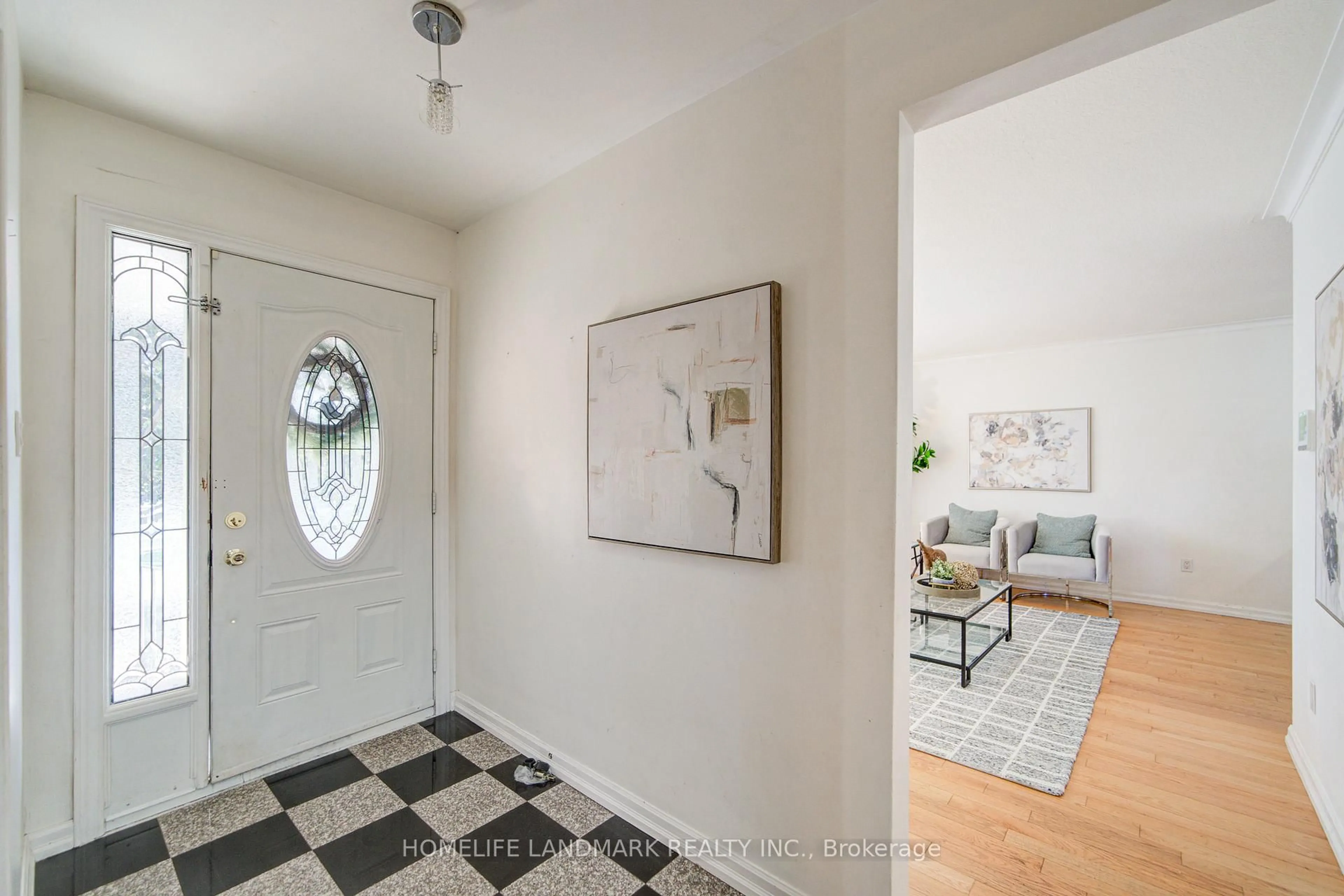 Indoor entryway for 16 Paloma Pl, Toronto Ontario M1J 1P7