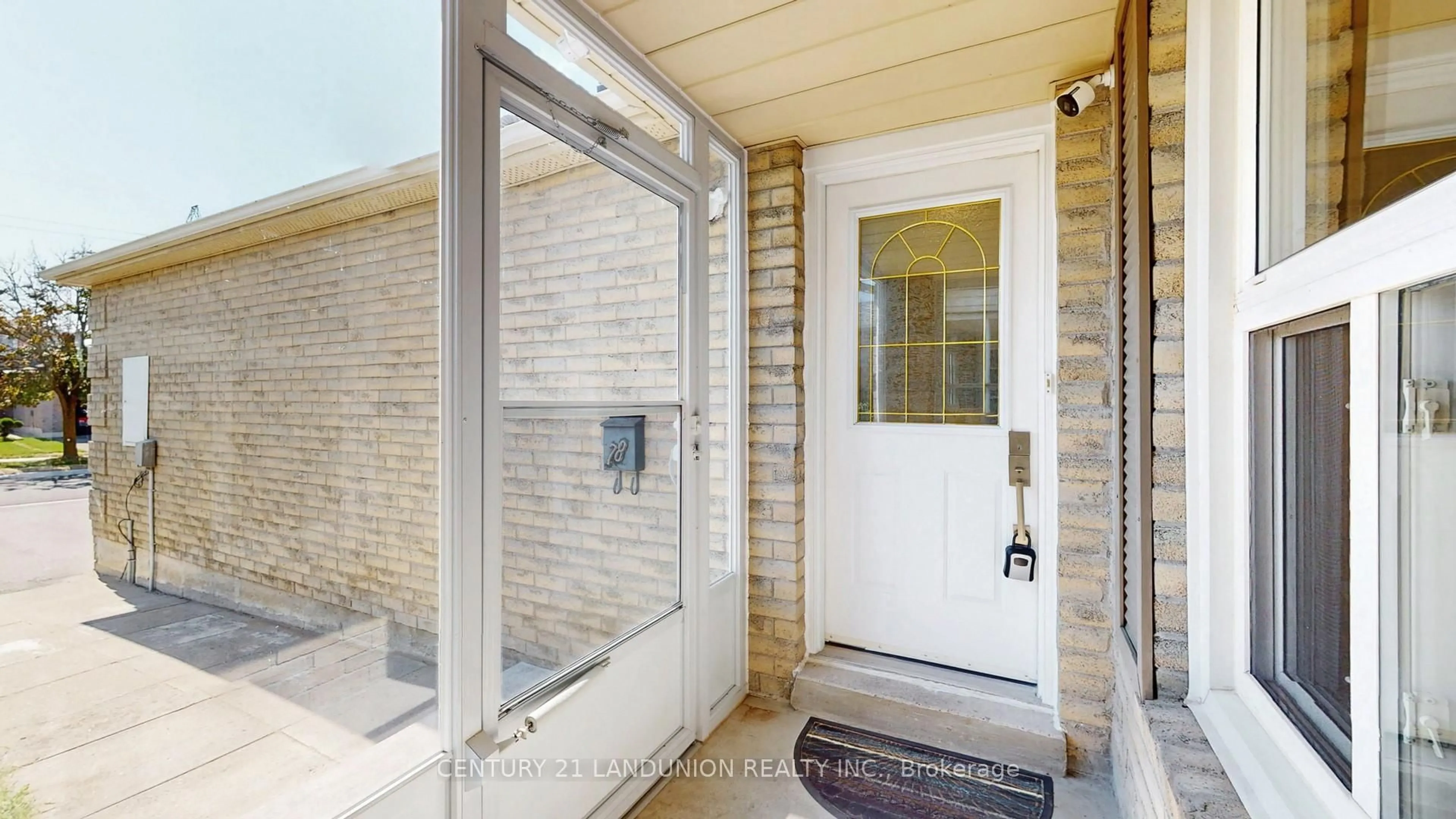 Indoor entryway for 78 Maresfield Dr, Toronto Ontario M1V 2X2