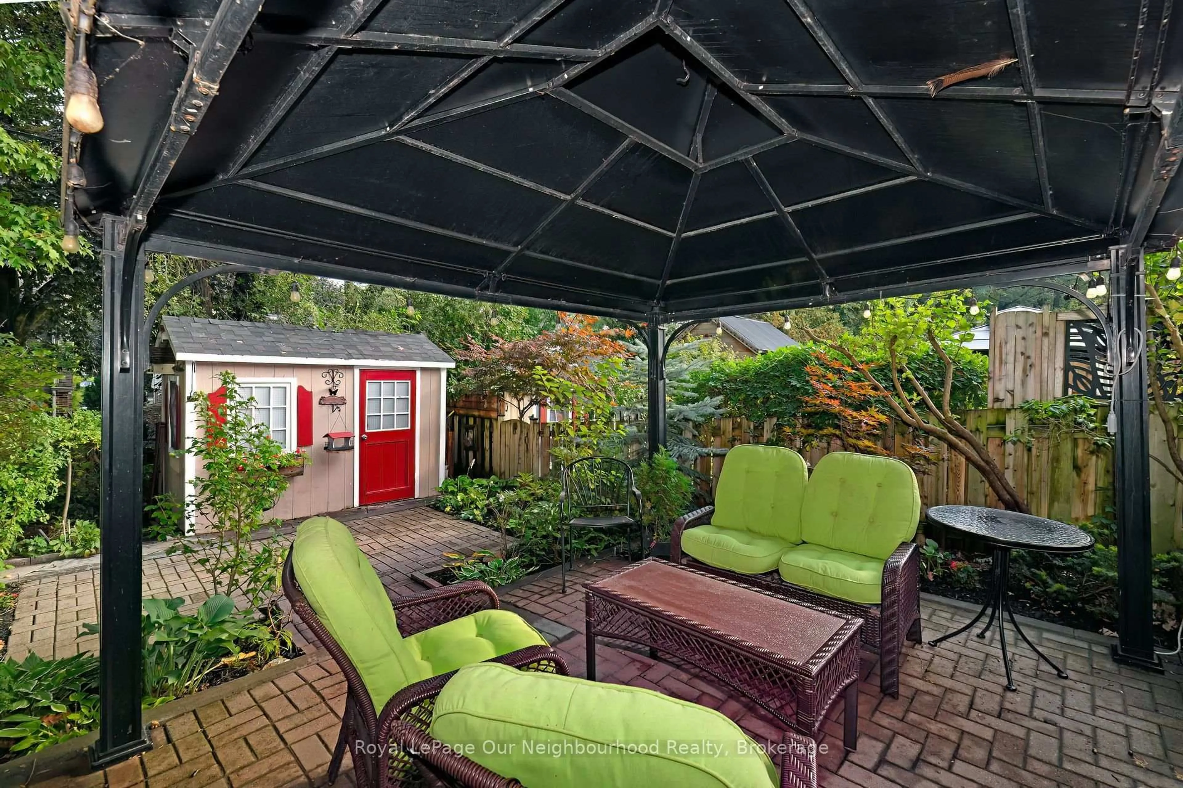Patio, street for 1275 Kingston Rd, Toronto Ontario M1N 1P4
