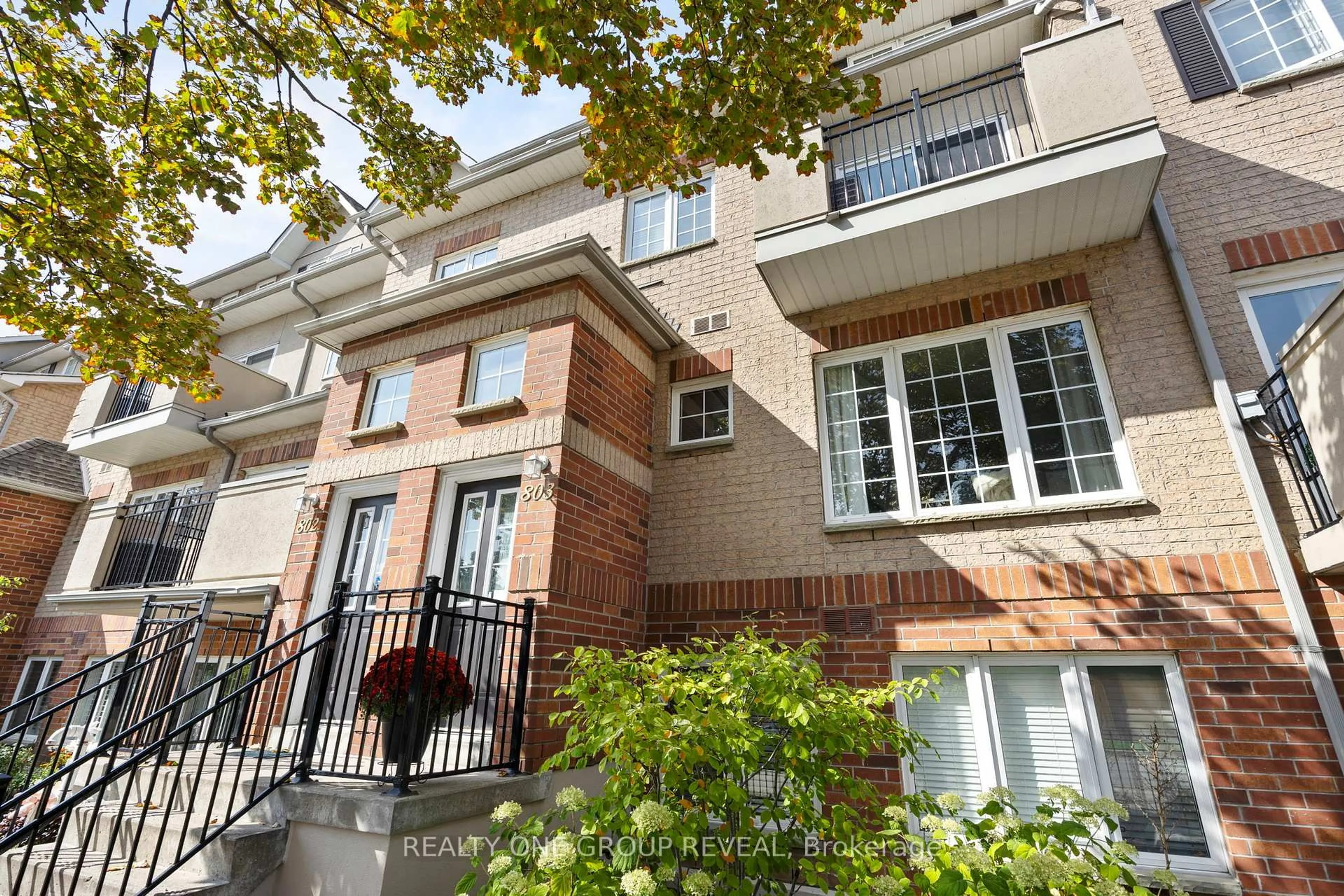 Patio, street for 1400 The Esplanade Dr #803, Pickering Ontario L1V 6V2