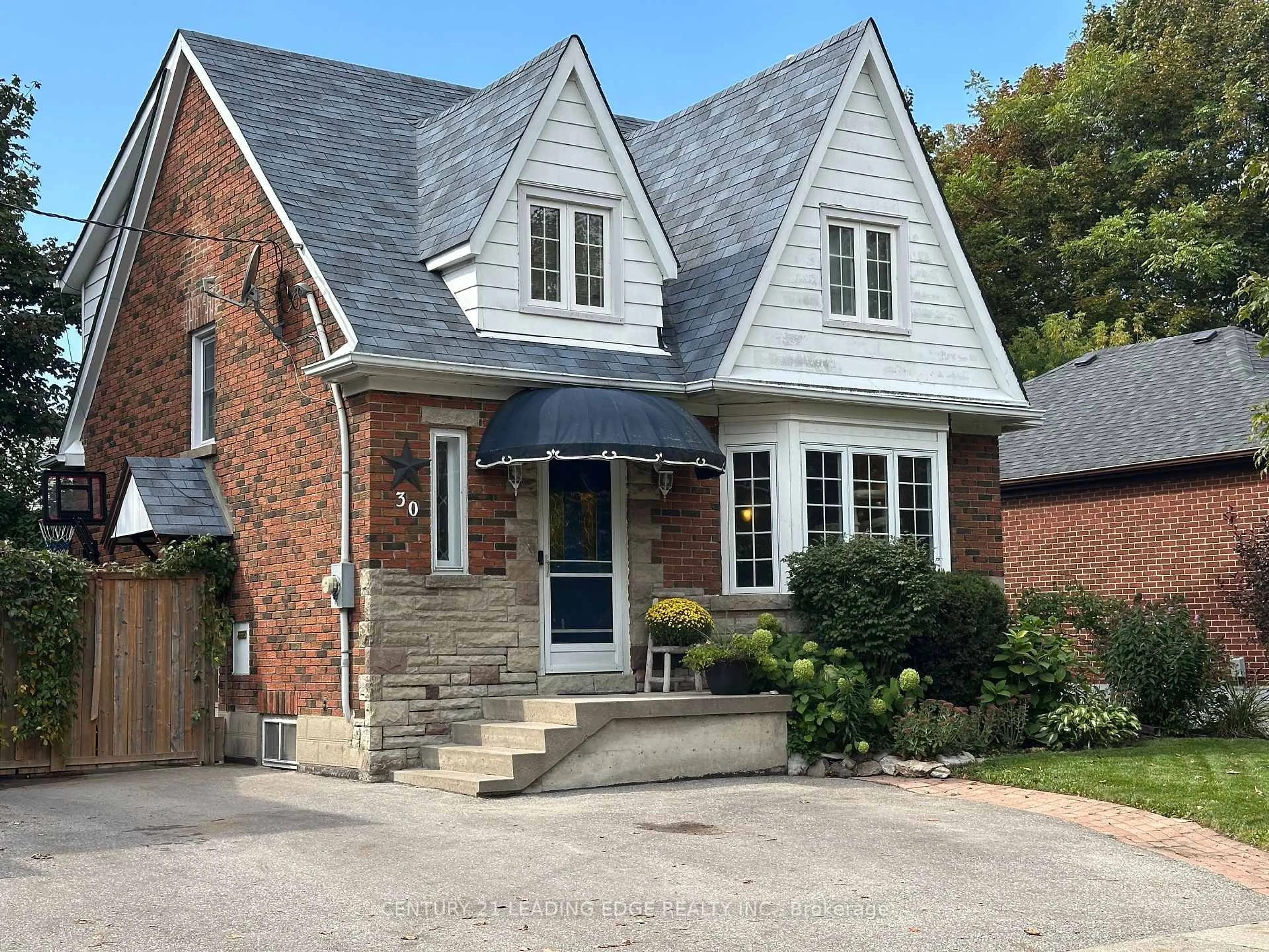 Home with brick exterior material, street for 30 Cadillac Ave, Oshawa Ontario L1G 6B7