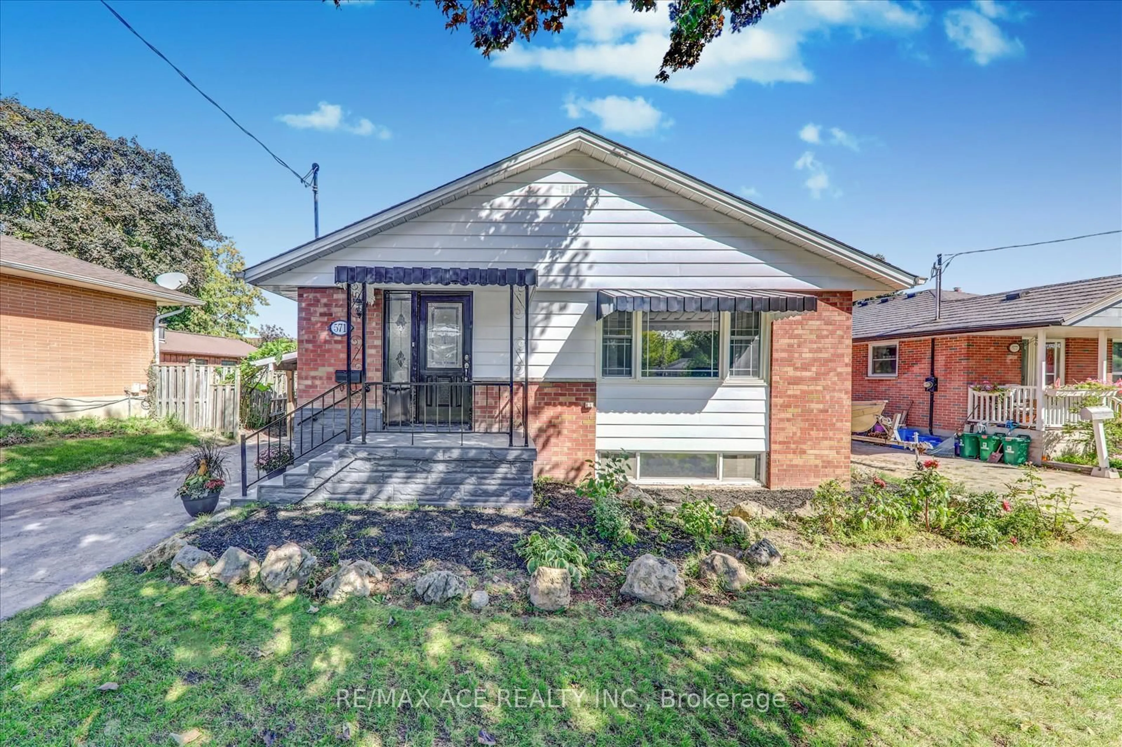 Home with brick exterior material, street for 571 Farewell St, Oshawa Ontario L1H 6M9