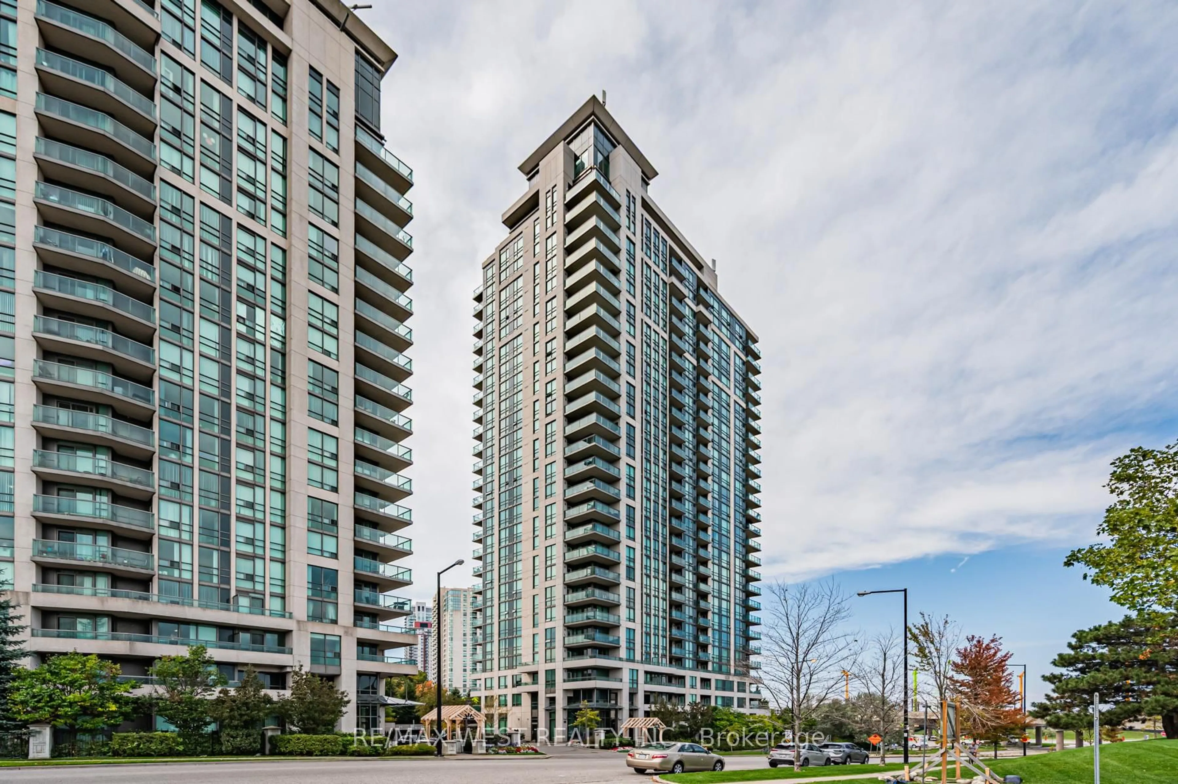 Patio, unknown for 88 Grangeway Ave #803, Toronto Ontario M1H 0A2