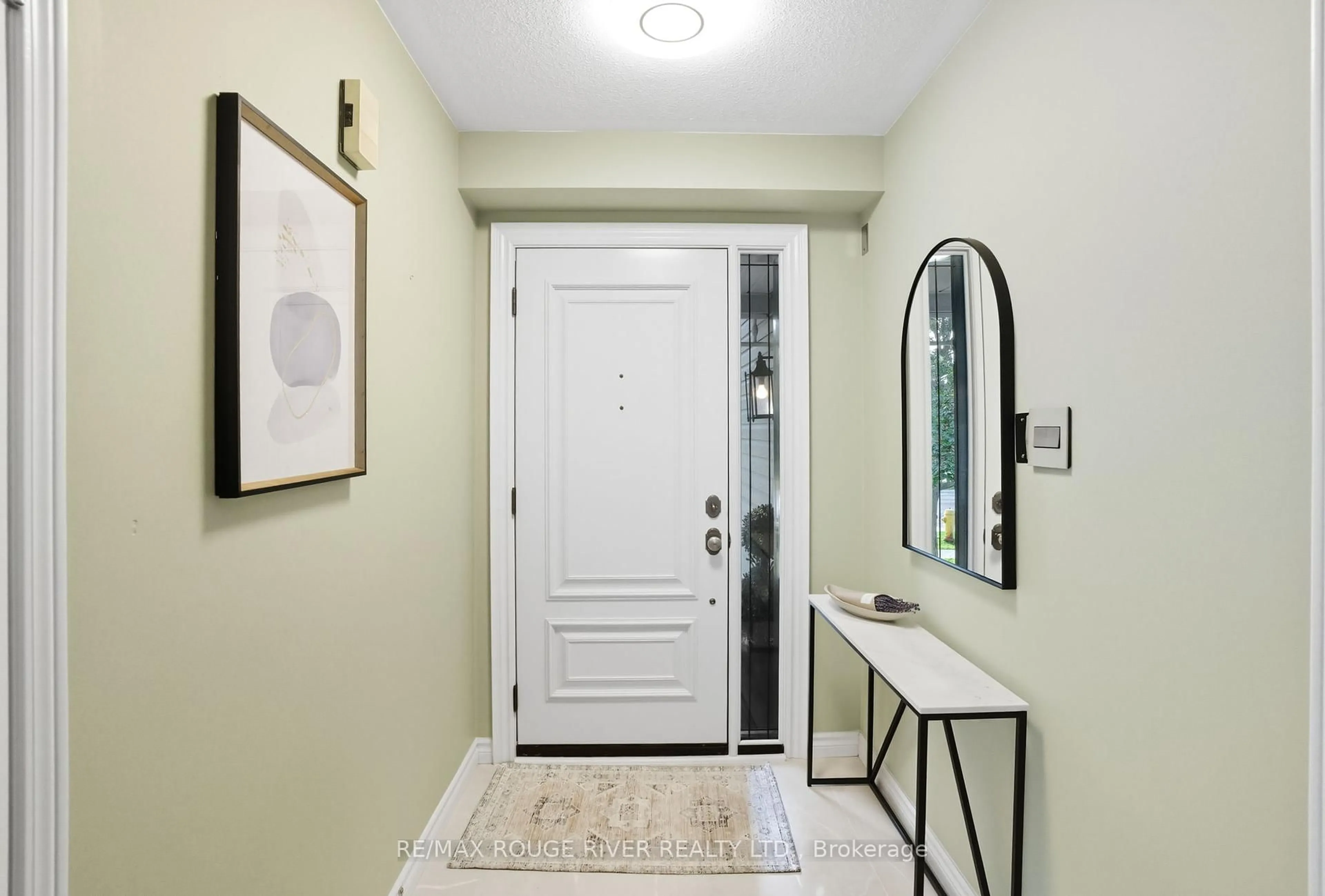 Indoor entryway for 79 Watford St, Whitby Ontario L1M 1E8