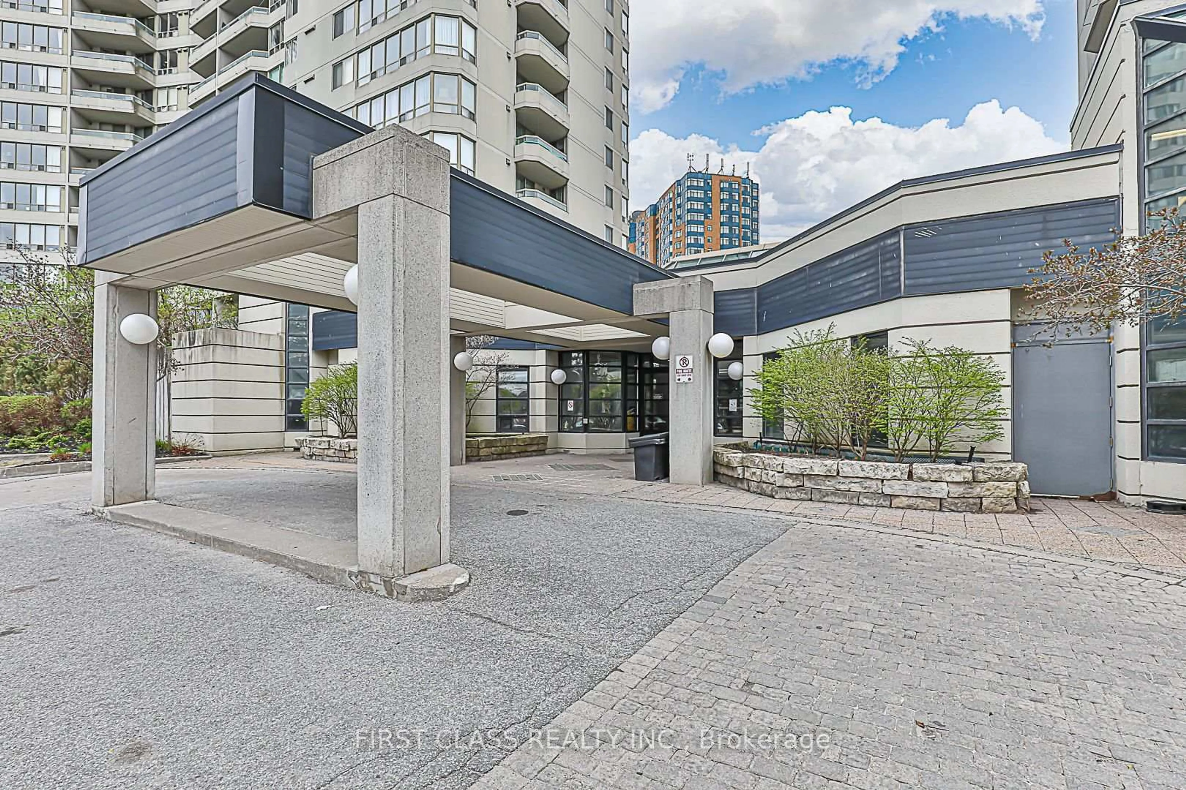 Indoor foyer for 160 Alton Towers Circ #807, Toronto Ontario M1V 4X8