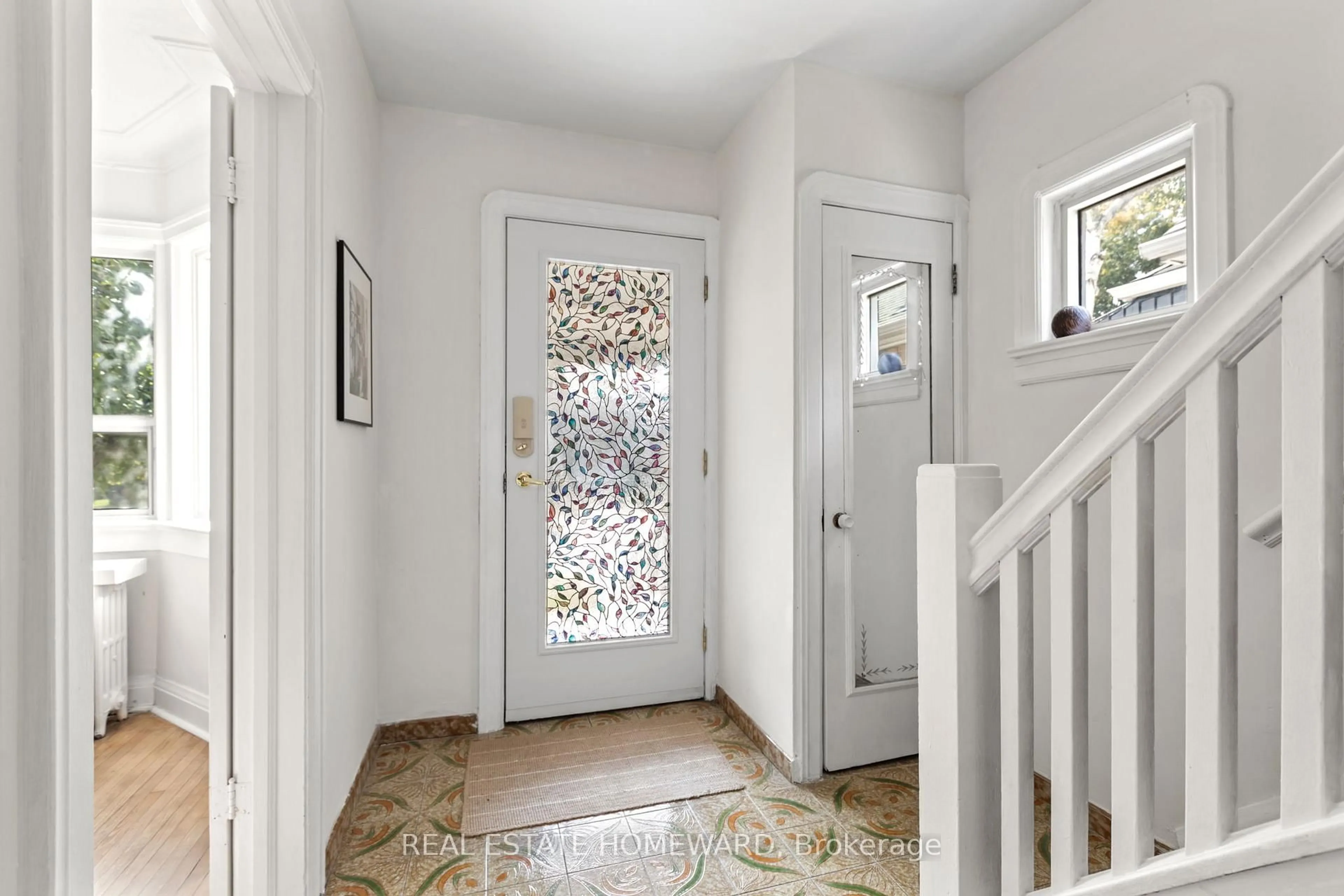 Indoor entryway for 86 Floyd Ave, Toronto Ontario M4K 2B5