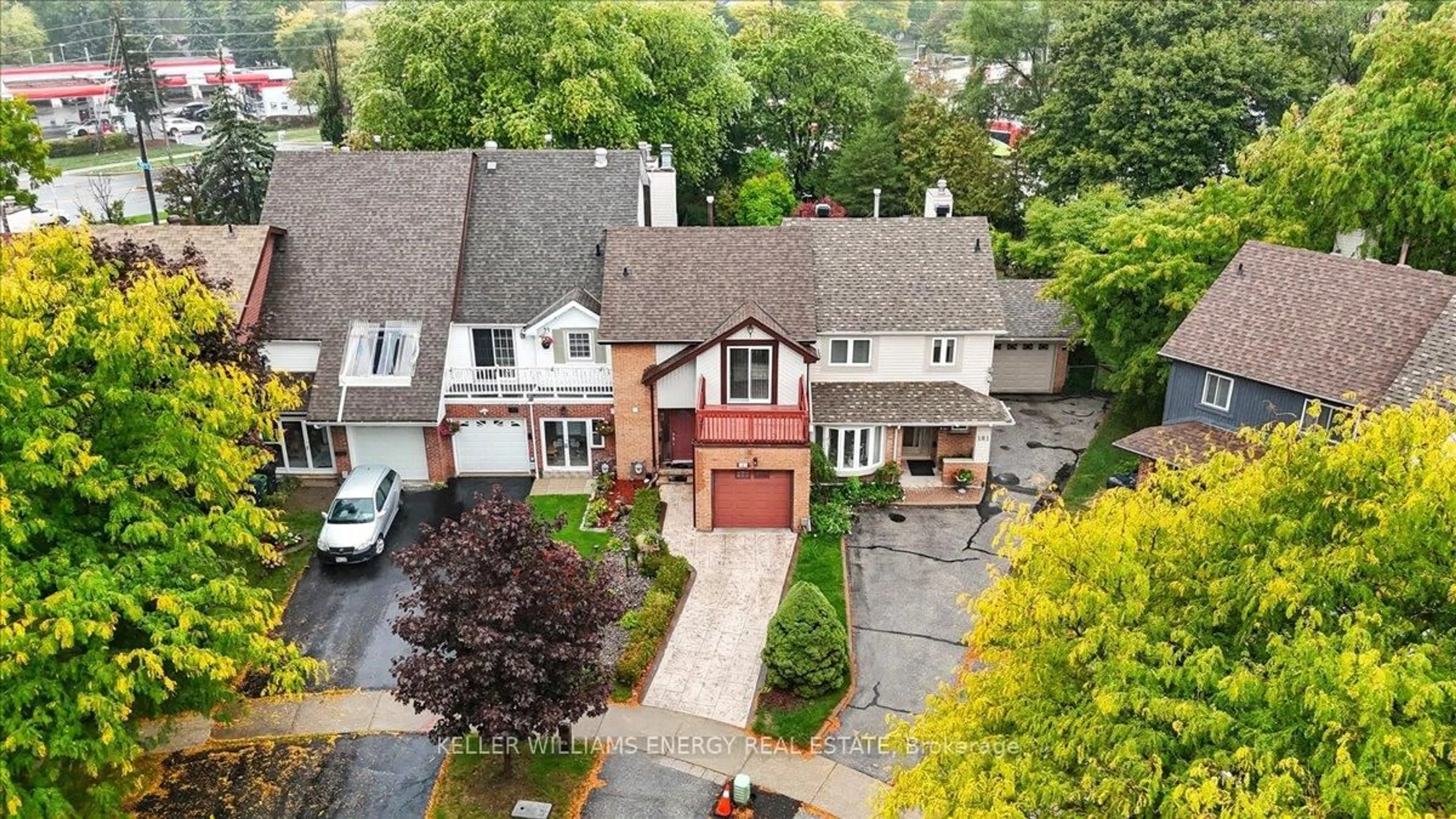A pic from outside/outdoor area/front of a property/back of a property/a pic from drone, street for 183 Bellefontaine St, Toronto Ontario M1S 4E7