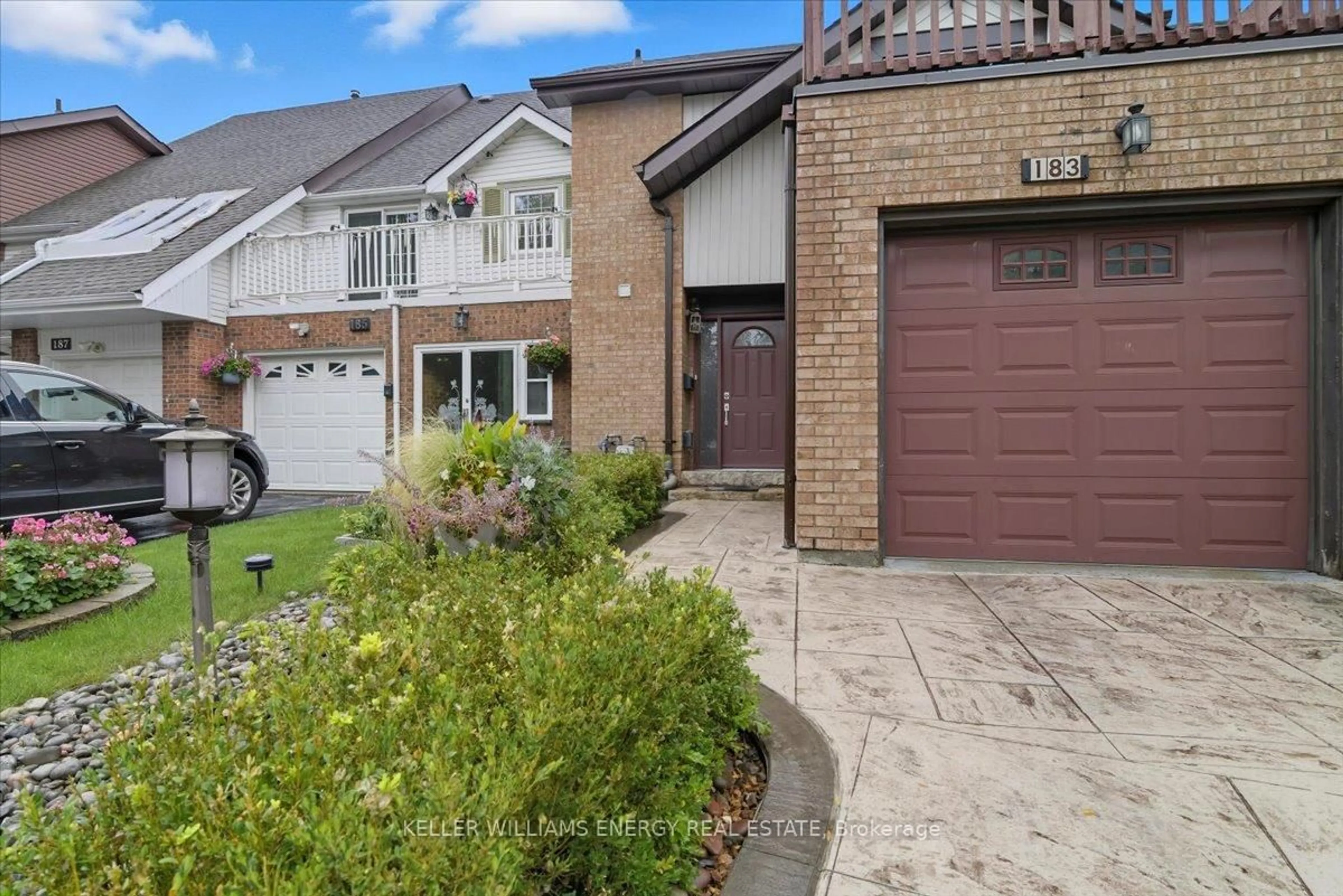 A pic from outside/outdoor area/front of a property/back of a property/a pic from drone, street for 183 Bellefontaine St, Toronto Ontario M1S 4E7