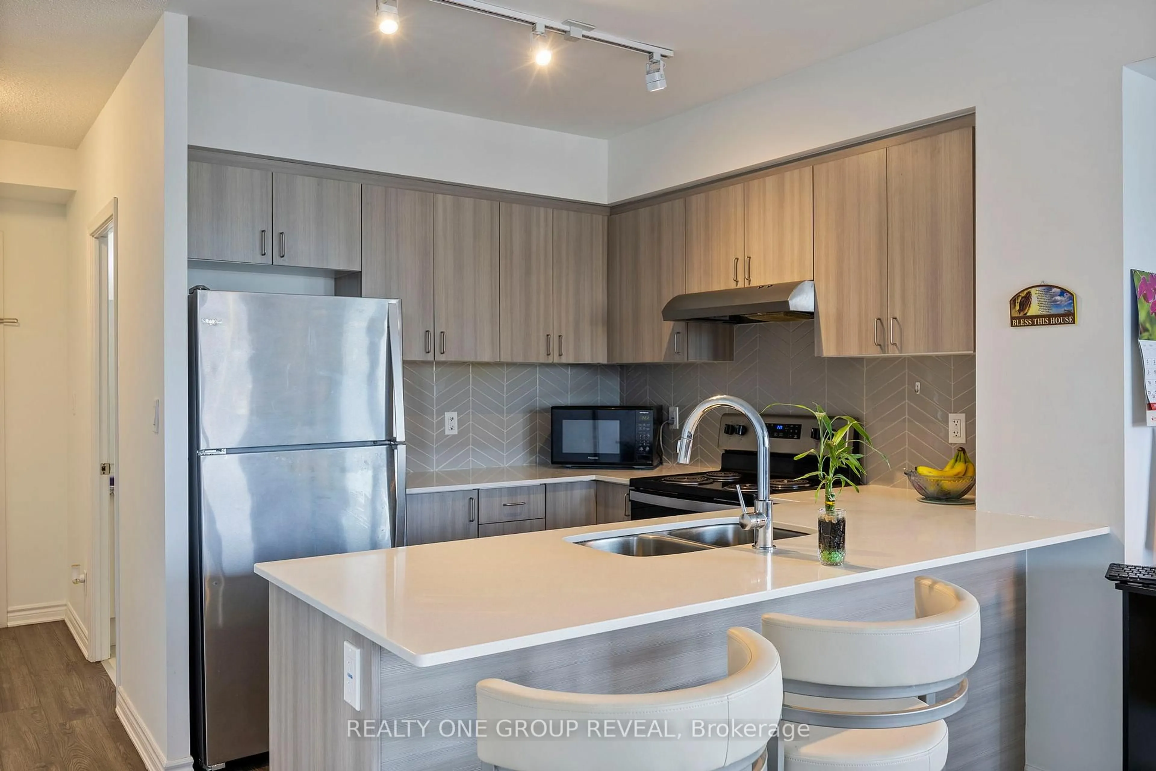 Open concept kitchen, unknown for 1 Falaise Rd #313, Toronto Ontario M1E 0B9