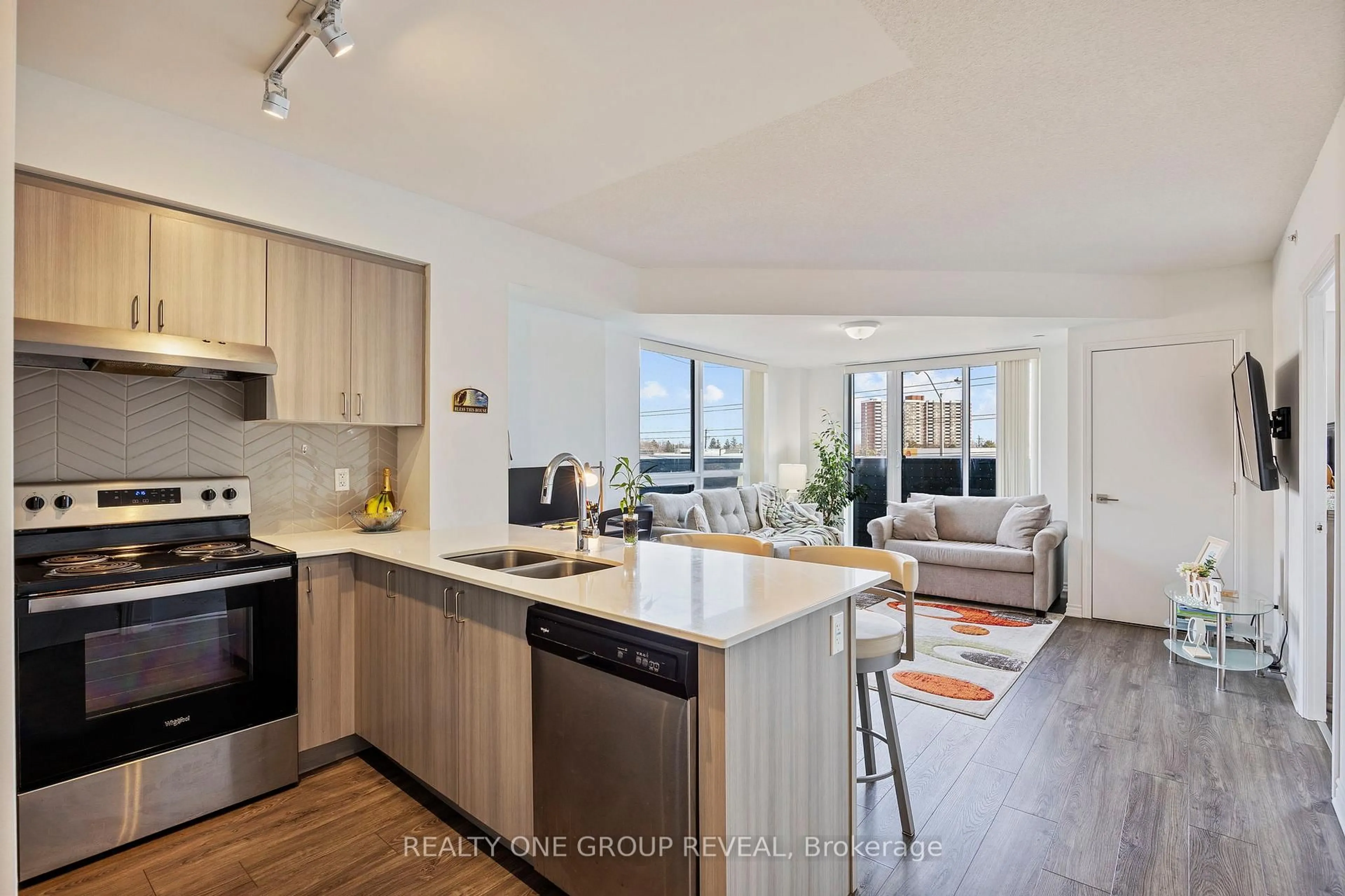 Open concept kitchen, unknown for 1 Falaise Rd #313, Toronto Ontario M1E 0B9