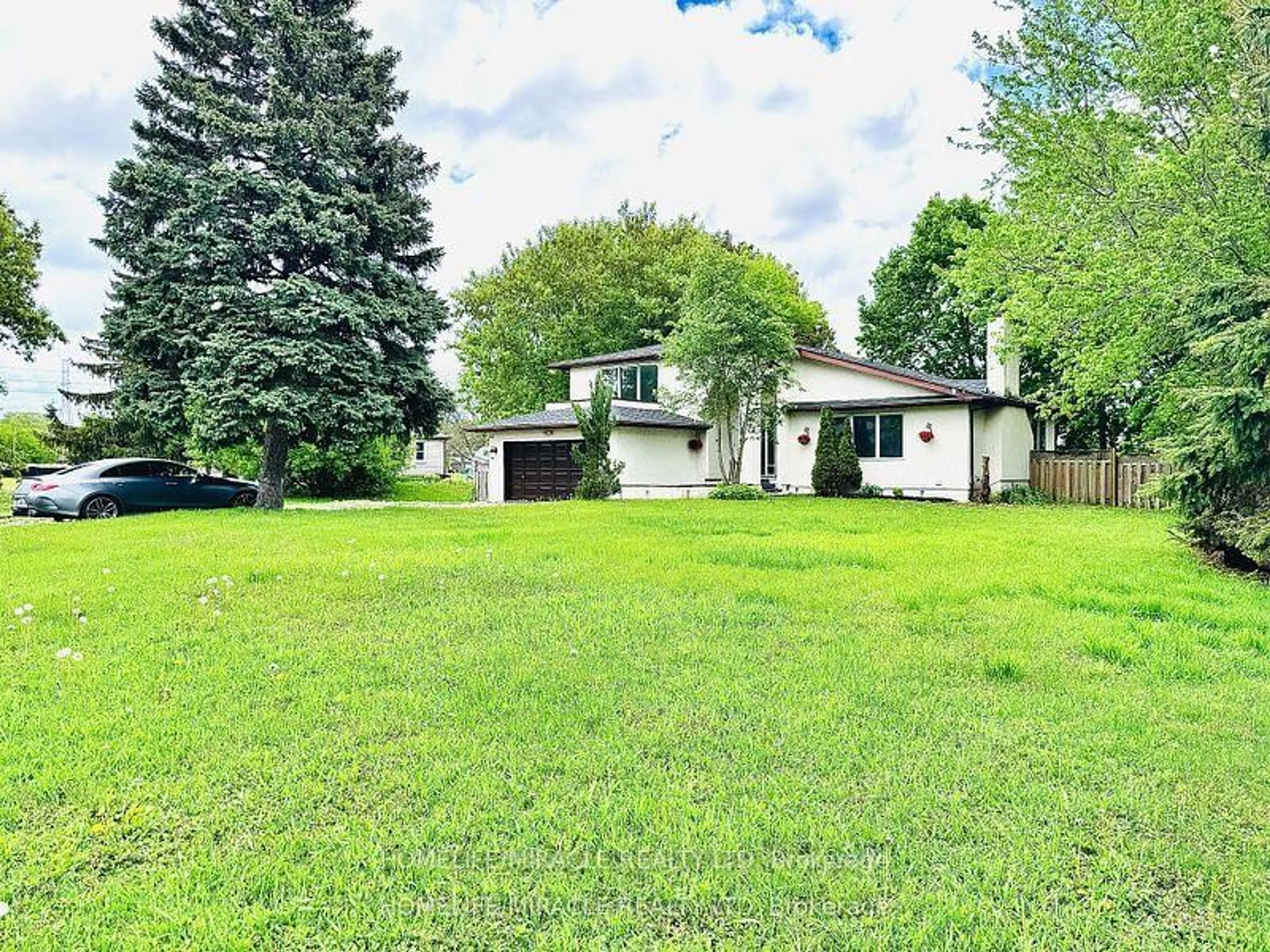 A pic from outside/outdoor area/front of a property/back of a property/a pic from drone, street for 509 Maine St, Oshawa Ontario L1L 1A2