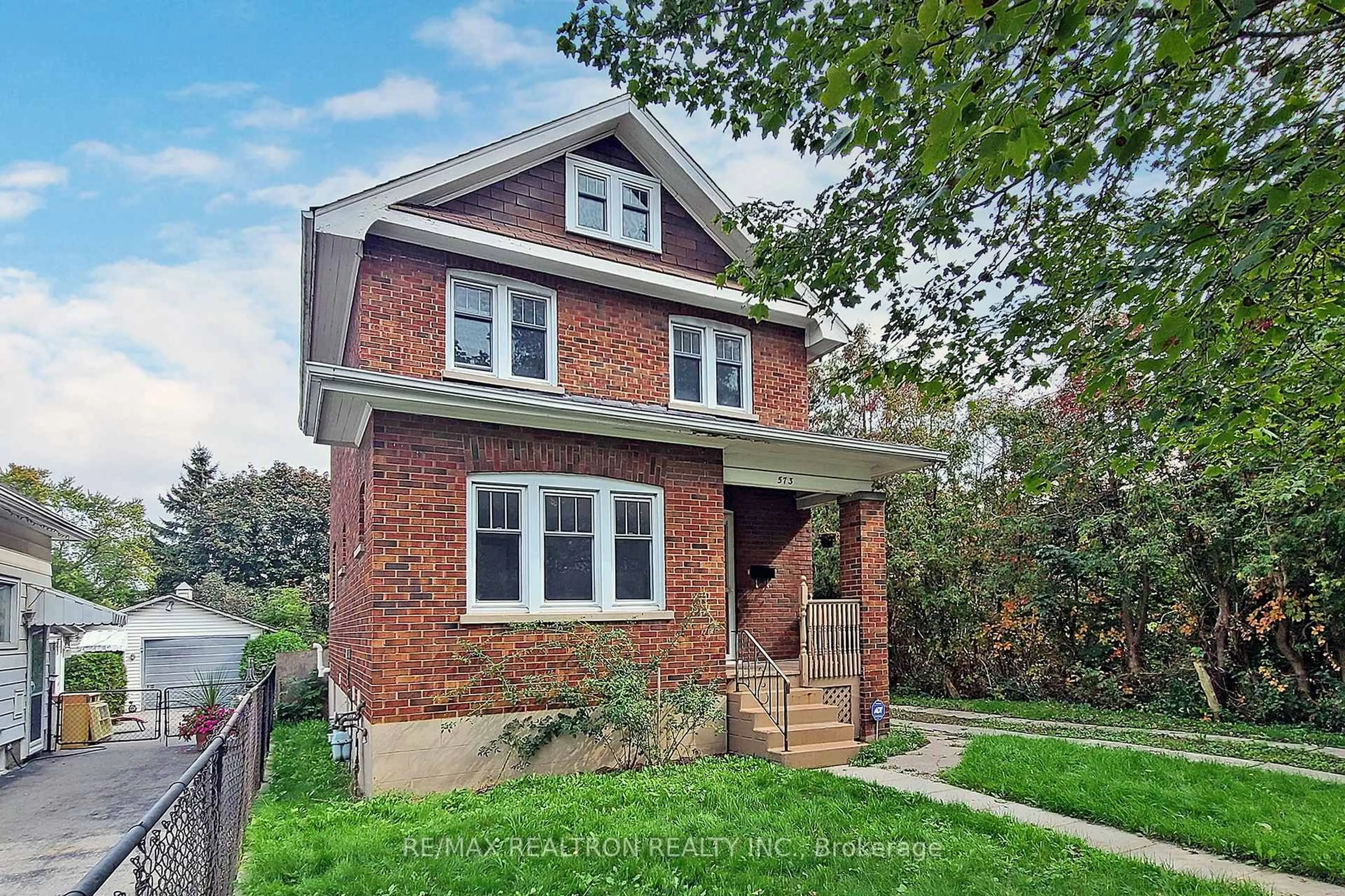 Home with brick exterior material, street for 573 Oxford St, Oshawa Ontario L1J 3V5