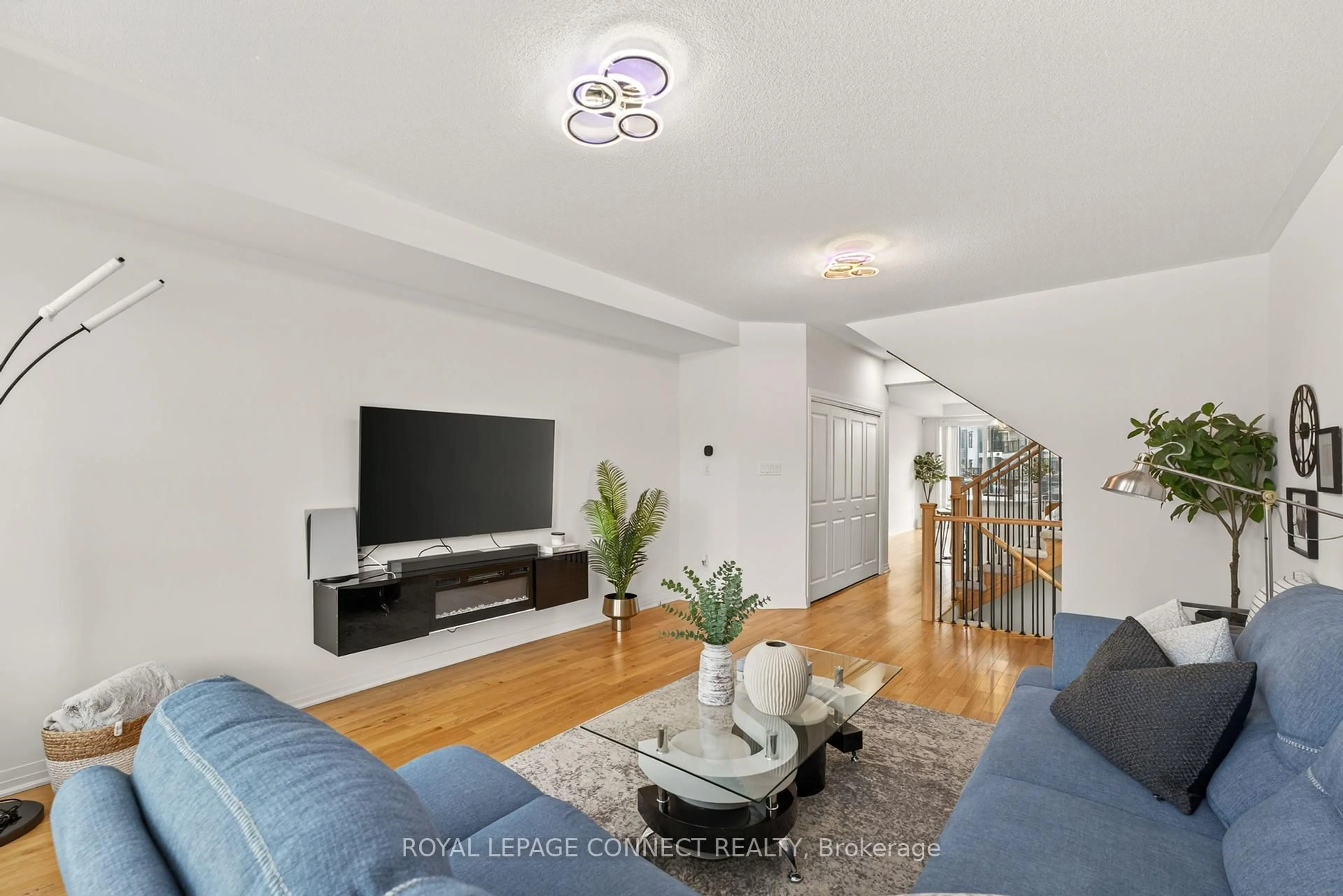 Living room with furniture, unknown for 1455 Green Rd, Clarington Ontario L1C 7E8